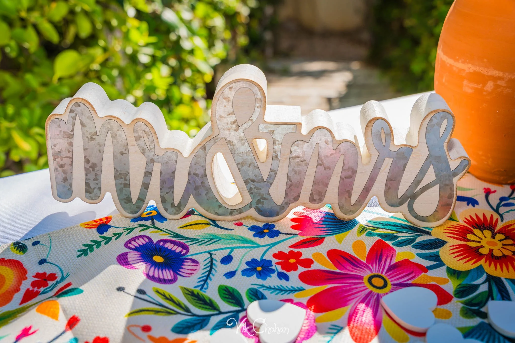 2026-06-20-Raul-and-Antoinette-Las-Vegas-Wedding-Little-Chapel-on-the-Corner-Vik-Chohan-Photography-Social-Media-008.jpg