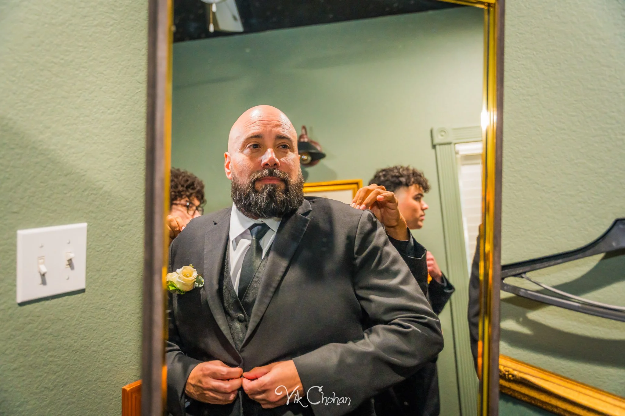 2026-06-20-Raul-and-Antoinette-Las-Vegas-Wedding-Little-Chapel-on-the-Corner-Vik-Chohan-Photography-Social-Media-011.jpg