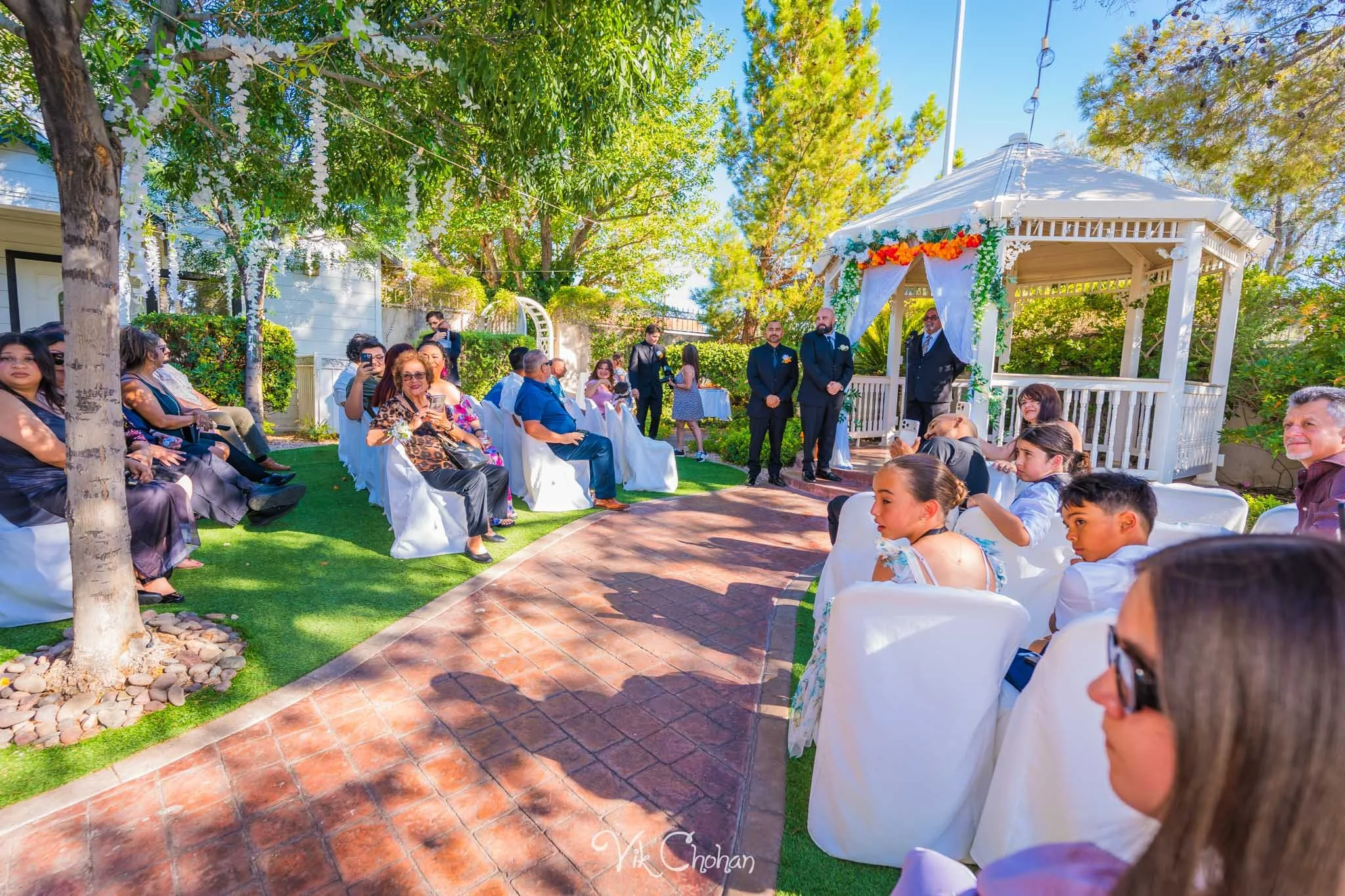 2026-06-20-Raul-and-Antoinette-Las-Vegas-Wedding-Little-Chapel-on-the-Corner-Vik-Chohan-Photography-Social-Media-051.jpg