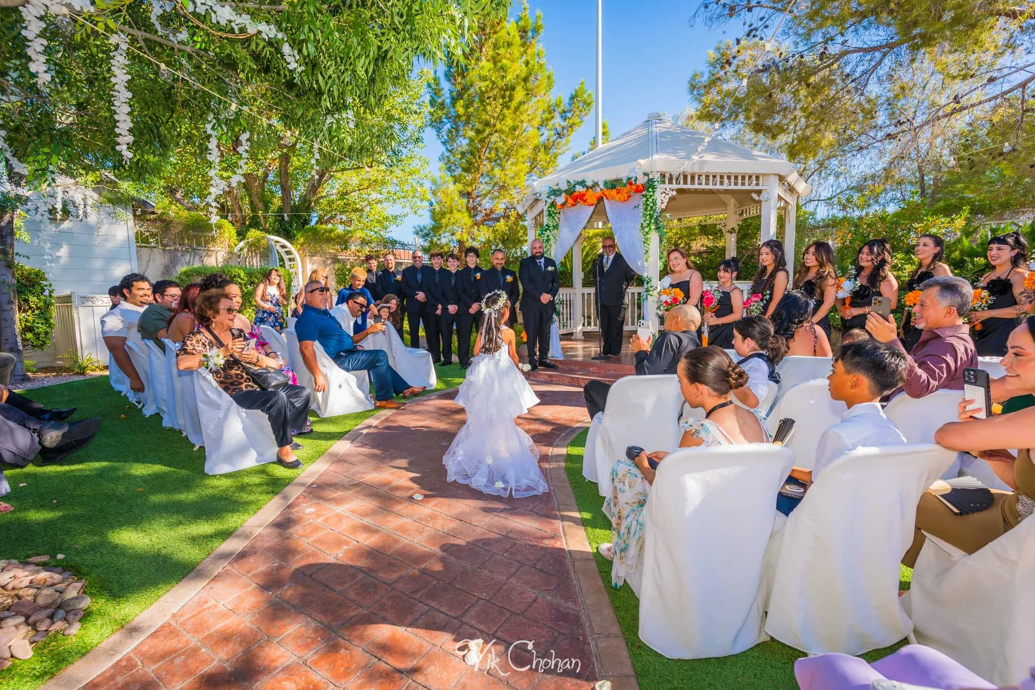 2026-06-20-Raul-and-Antoinette-Las-Vegas-Wedding-Little-Chapel-on-the-Corner-Vik-Chohan-Photography-Social-Media-067.jpg