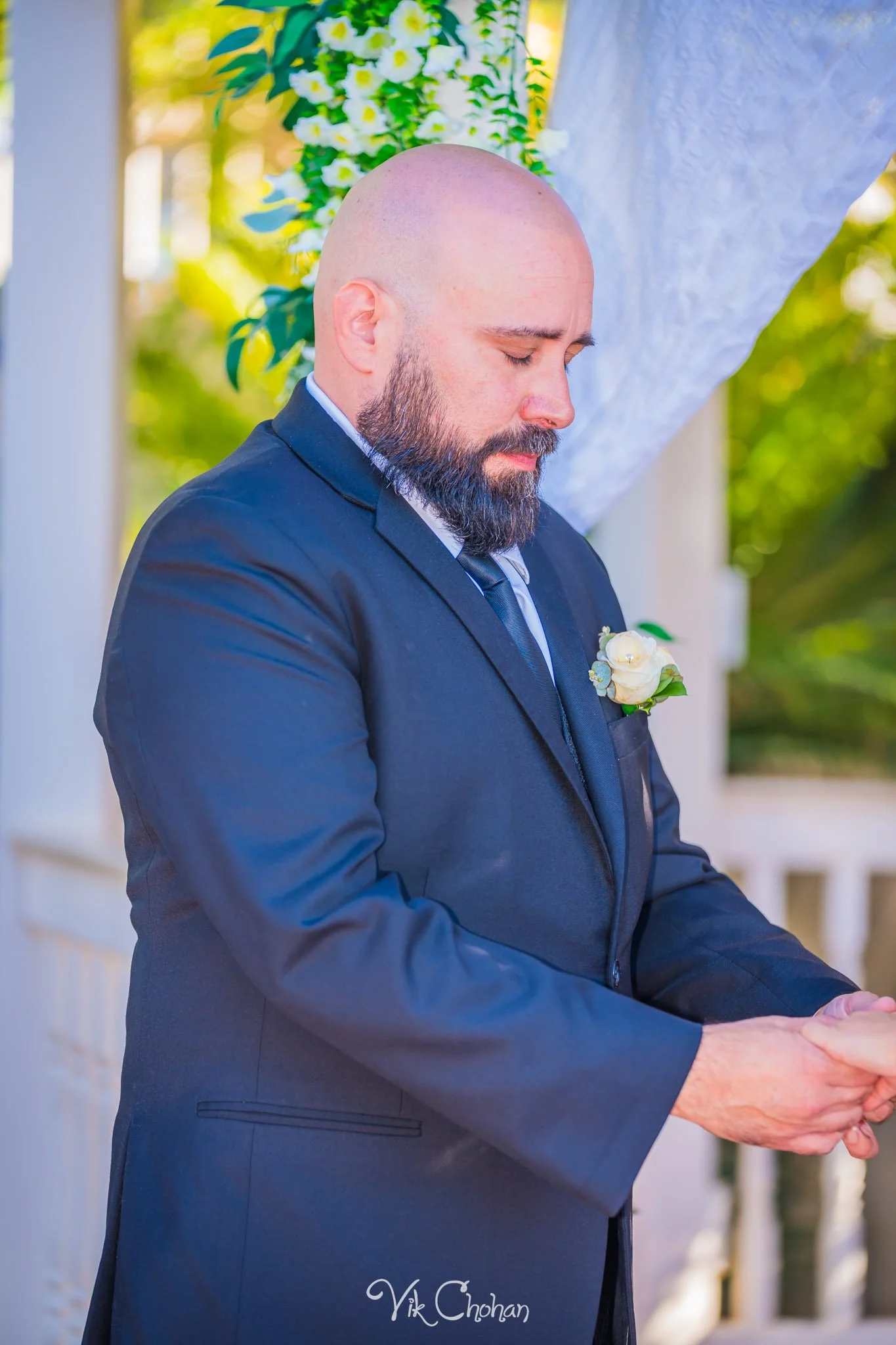 2026-06-20-Raul-and-Antoinette-Las-Vegas-Wedding-Little-Chapel-on-the-Corner-Vik-Chohan-Photography-Social-Media-079.jpg