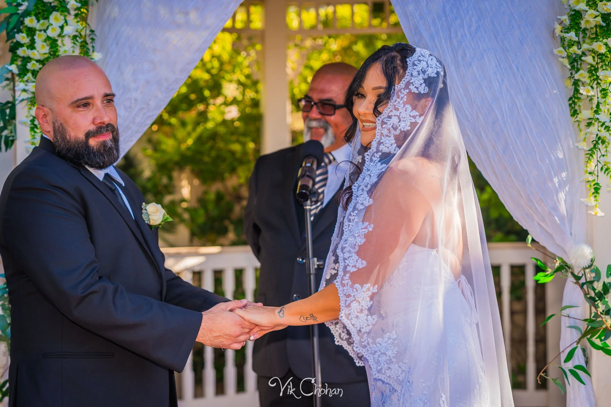 2026-06-20-Raul-and-Antoinette-Las-Vegas-Wedding-Little-Chapel-on-the-Corner-Vik-Chohan-Photography-Social-Media-083.jpg