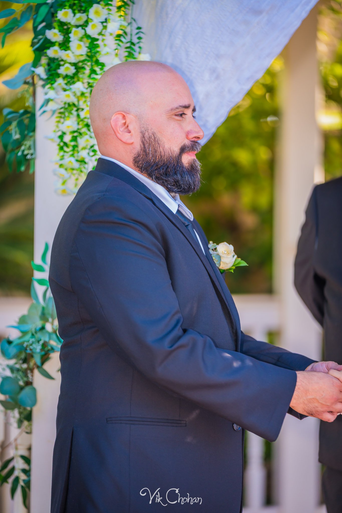 2026-06-20-Raul-and-Antoinette-Las-Vegas-Wedding-Little-Chapel-on-the-Corner-Vik-Chohan-Photography-Social-Media-087.jpg