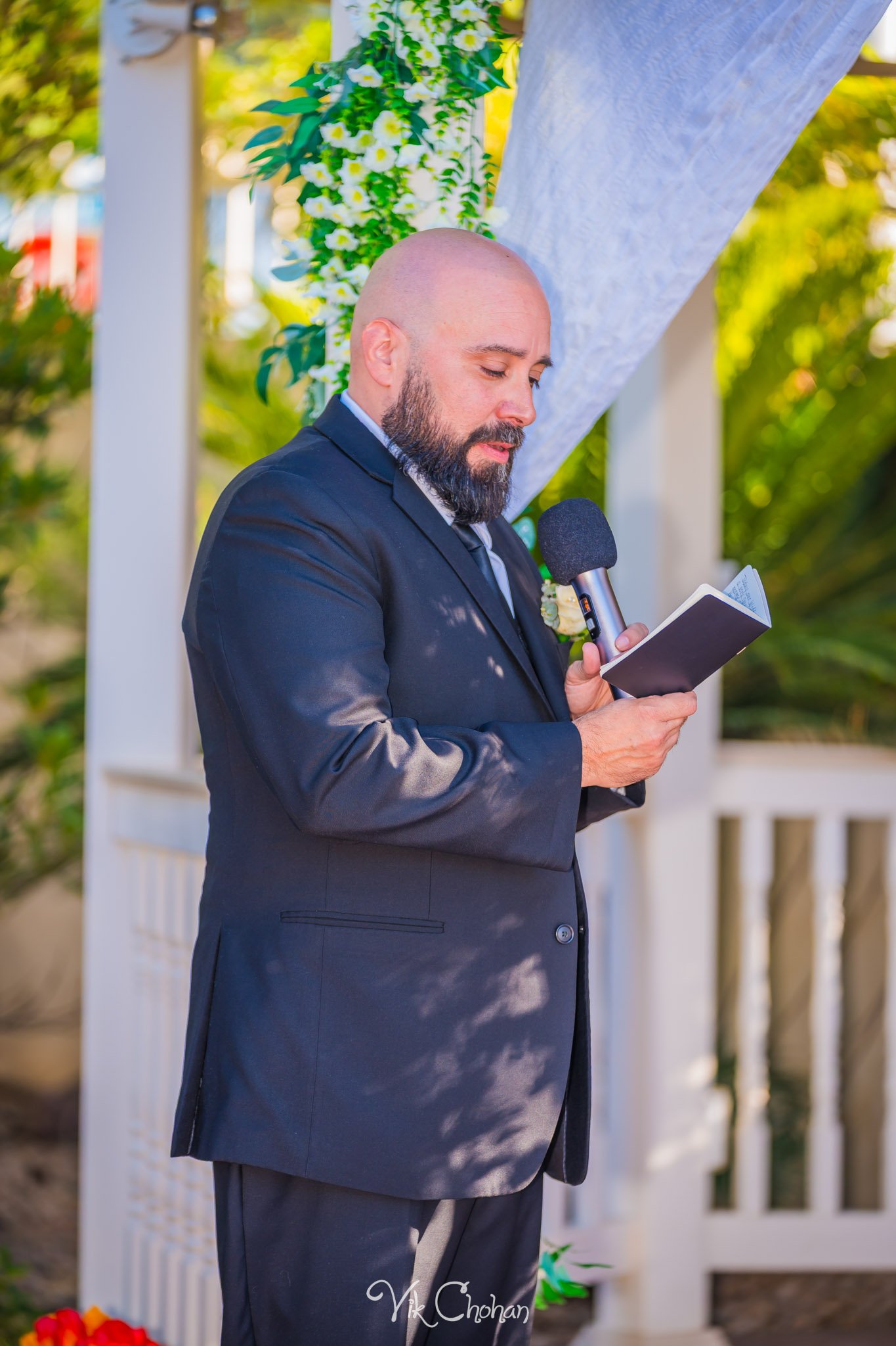 2026-06-20-Raul-and-Antoinette-Las-Vegas-Wedding-Little-Chapel-on-the-Corner-Vik-Chohan-Photography-Social-Media-095.jpg