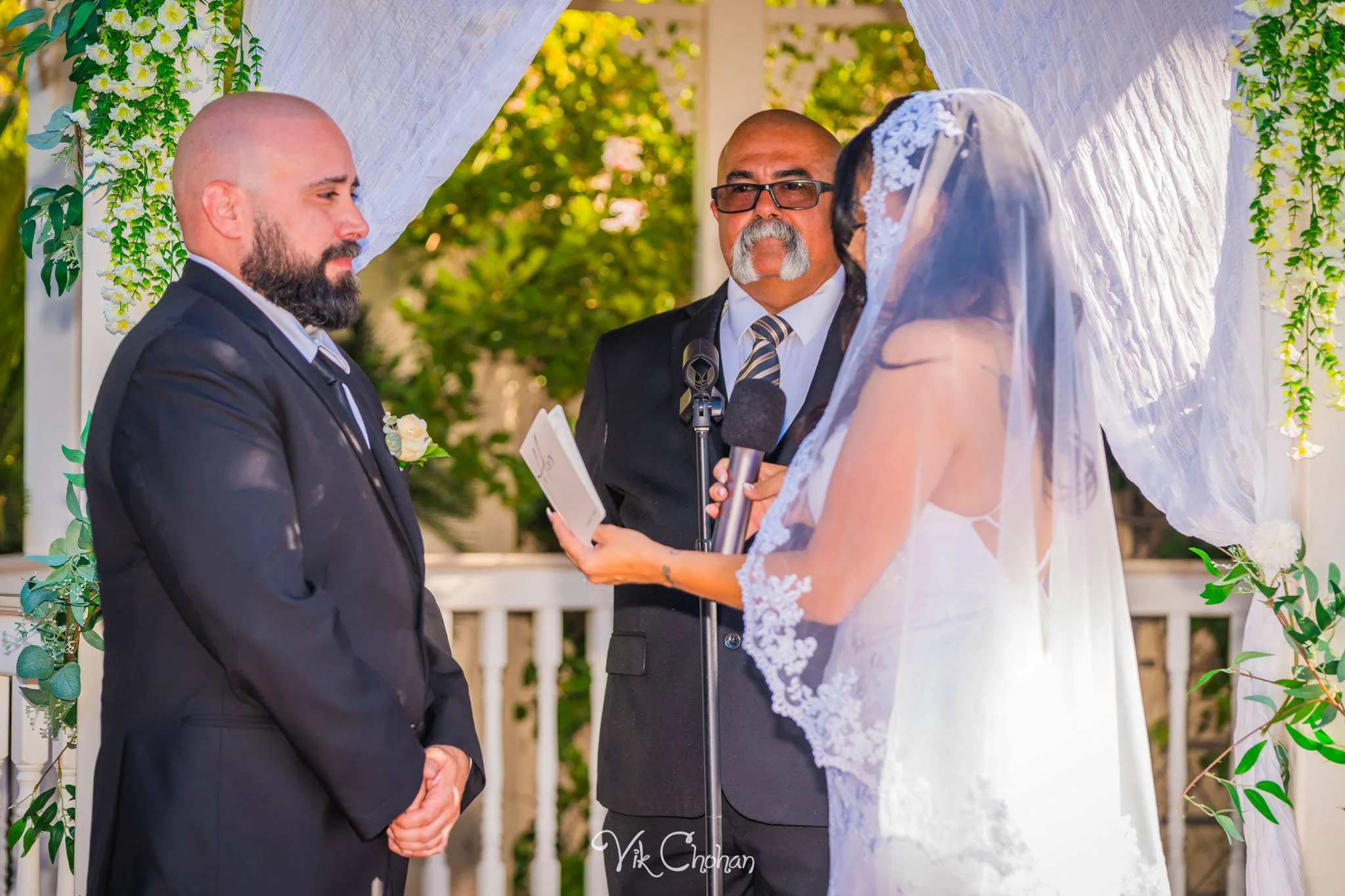 2026-06-20-Raul-and-Antoinette-Las-Vegas-Wedding-Little-Chapel-on-the-Corner-Vik-Chohan-Photography-Social-Media-099.jpg