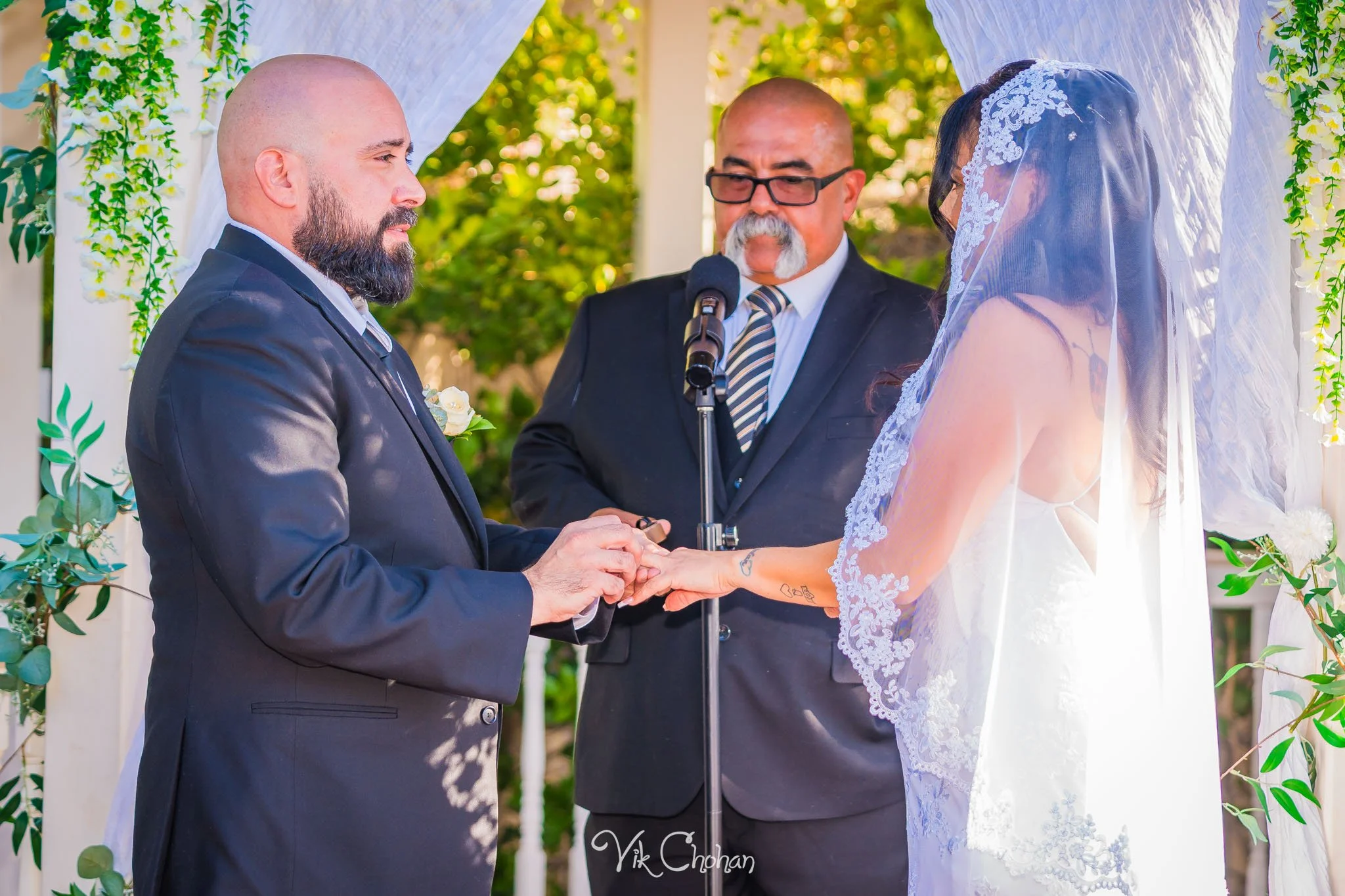 2026-06-20-Raul-and-Antoinette-Las-Vegas-Wedding-Little-Chapel-on-the-Corner-Vik-Chohan-Photography-Social-Media-104.jpg