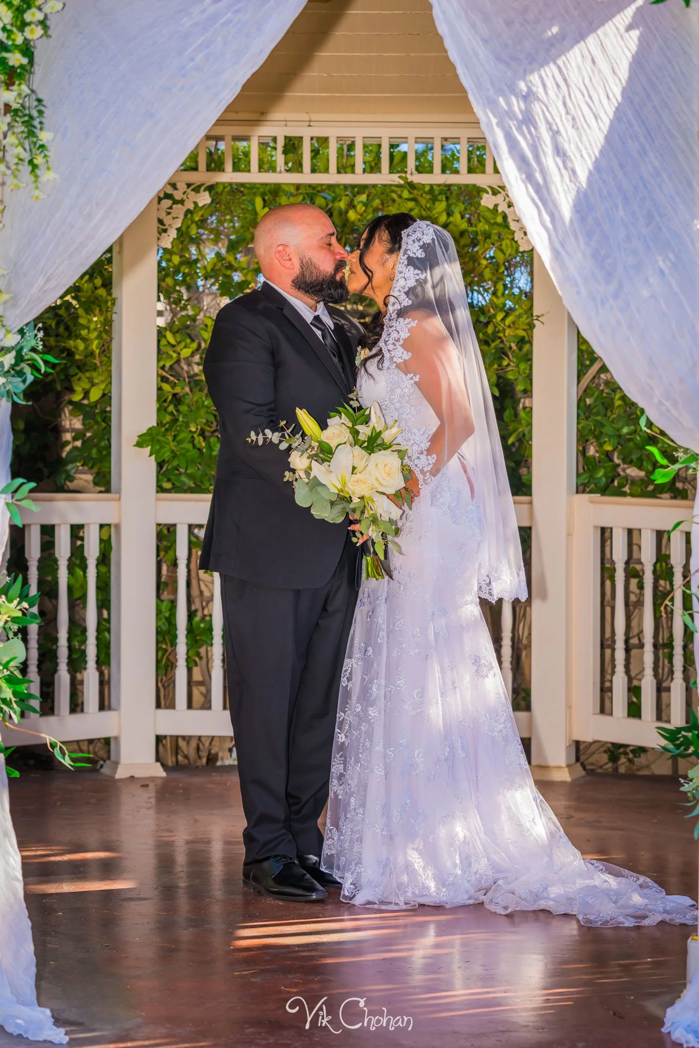 2026-06-20-Raul-and-Antoinette-Las-Vegas-Wedding-Little-Chapel-on-the-Corner-Vik-Chohan-Photography-Social-Media-208.jpg