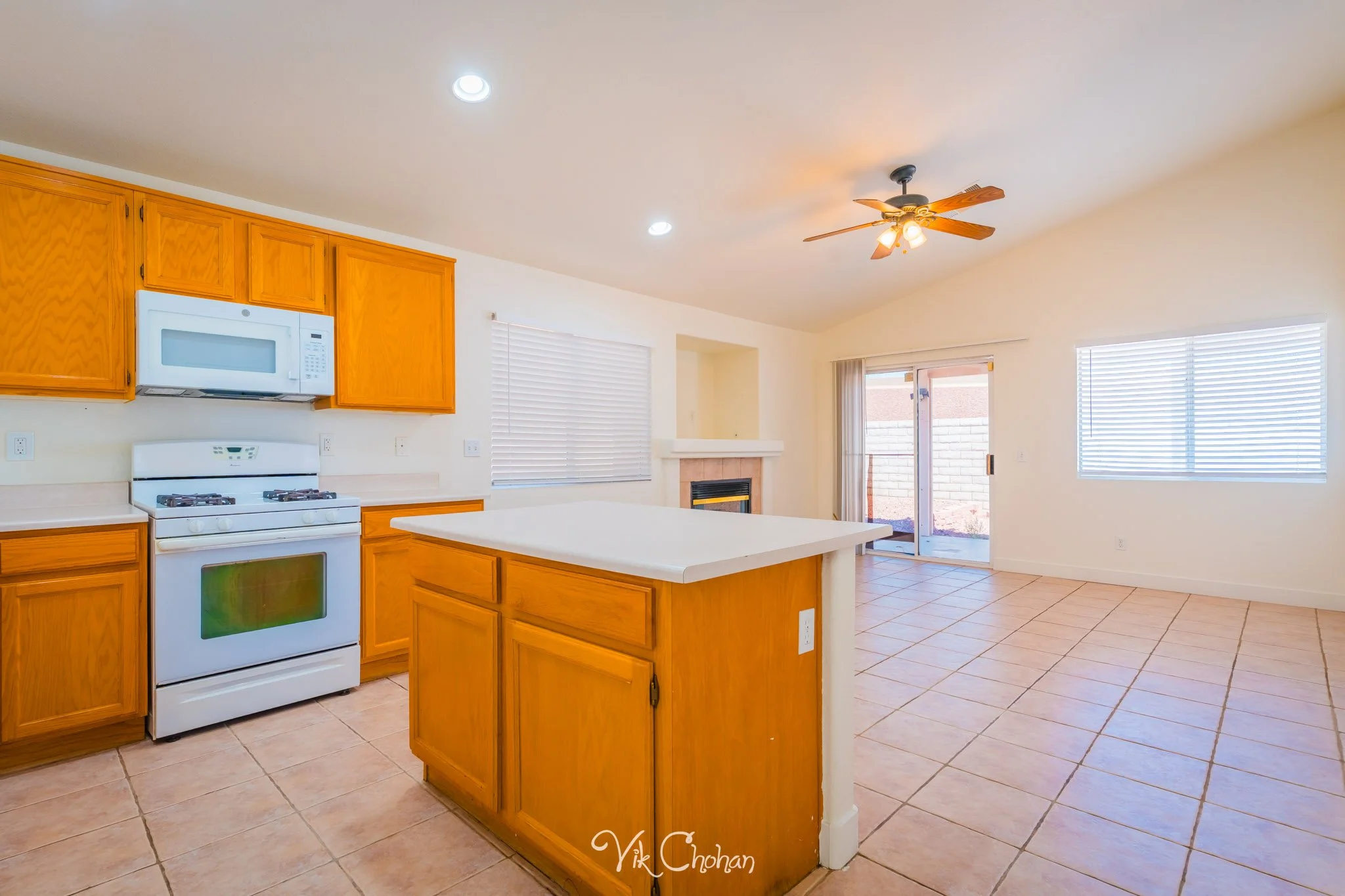 2026-07-27-8924-West-Colorful-Pines-Real-Estate-Photography-Vik-Chohan-Photography-Social-Media-020.jpg