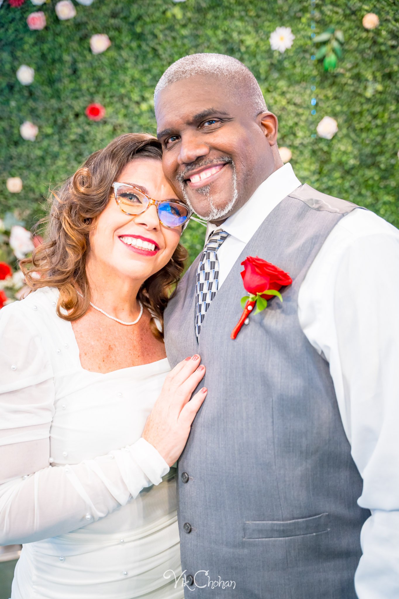 2026-08-10-Albert-and-Melissa-Little-White-Chapel-Fremont-st-Wedding-aug-10th-2026-Vik-Chohan-Photography-Social-Media-043.jpg