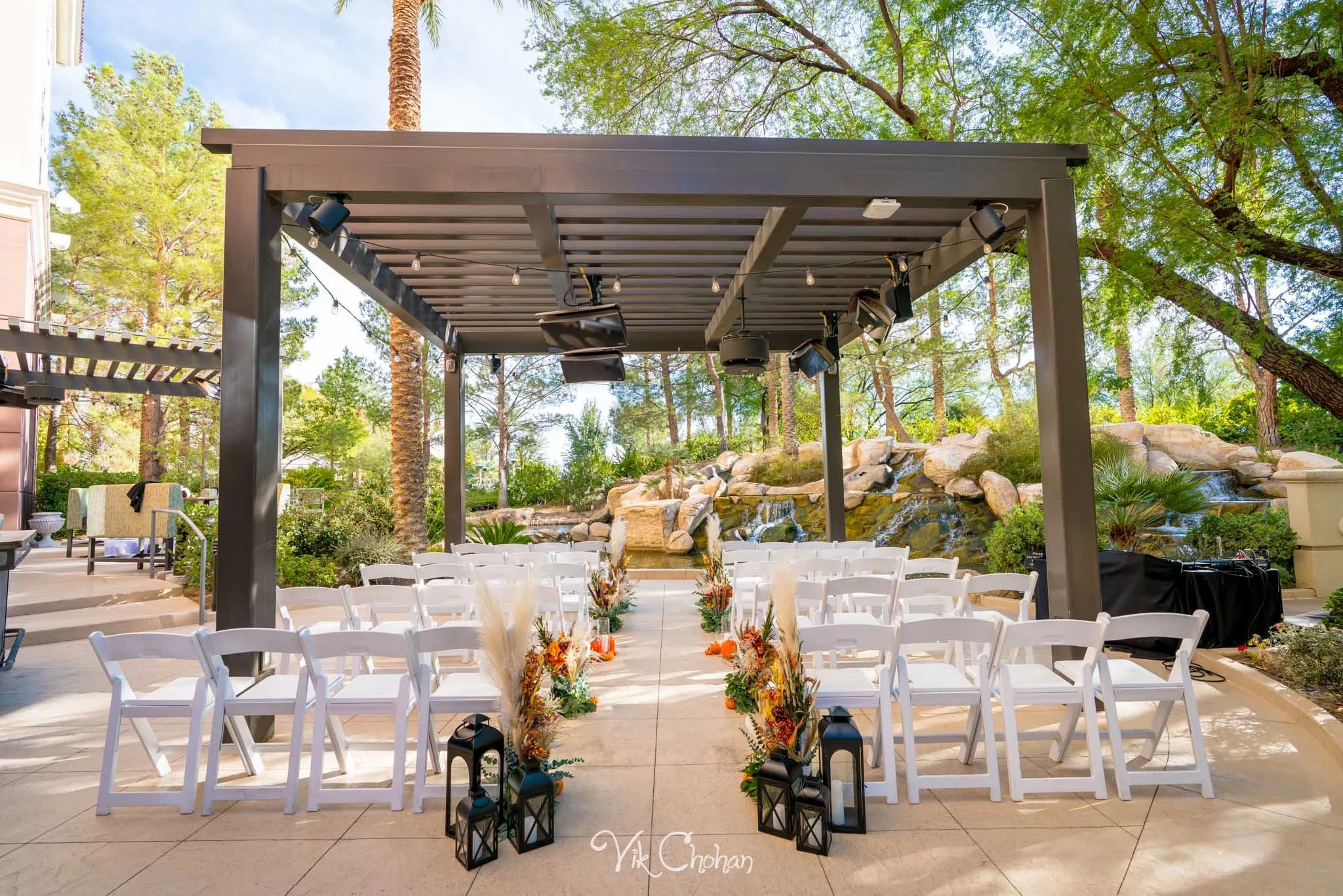 2021-10-23-Jessica-&-Max-JW-Marriott-Las-Vegas-Wedding-Photography-Vik-Chohan-Photography-Social-Media-001.jpg