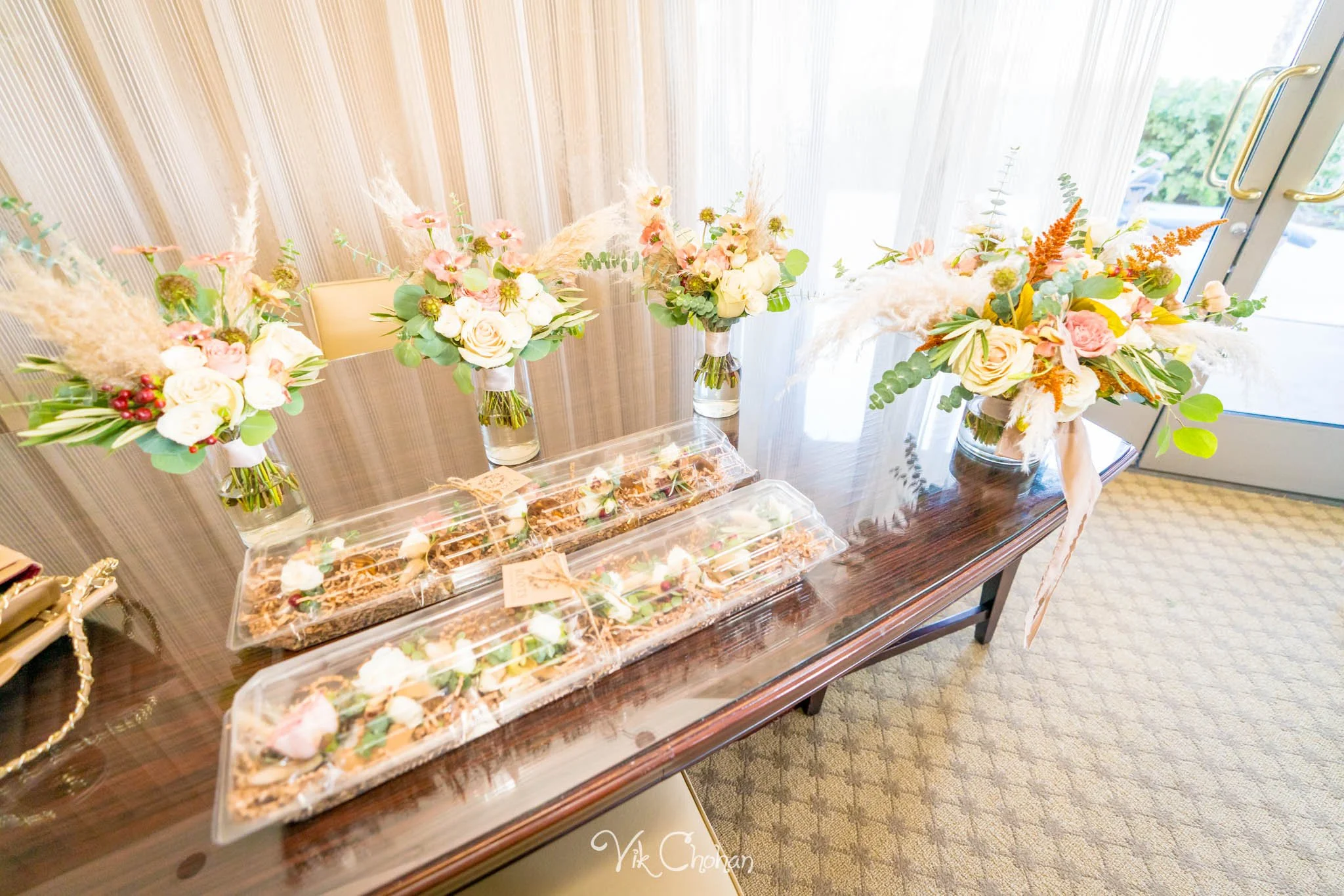 2021-10-23-Jessica-&-Max-JW-Marriott-Las-Vegas-Wedding-Photography-Vik-Chohan-Photography-Social-Media-045.jpg