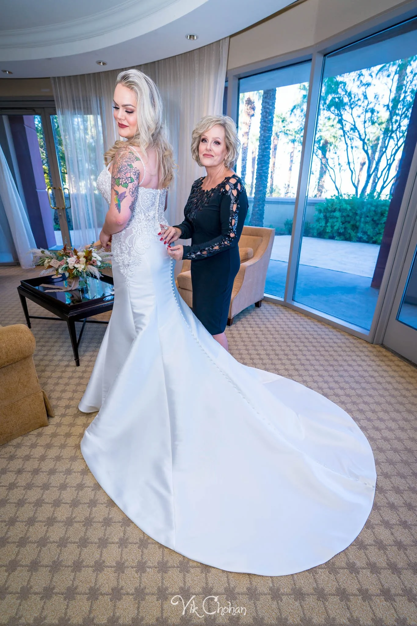 2021-10-23-Jessica-&-Max-JW-Marriott-Las-Vegas-Wedding-Photography-Vik-Chohan-Photography-Social-Media-055.jpg