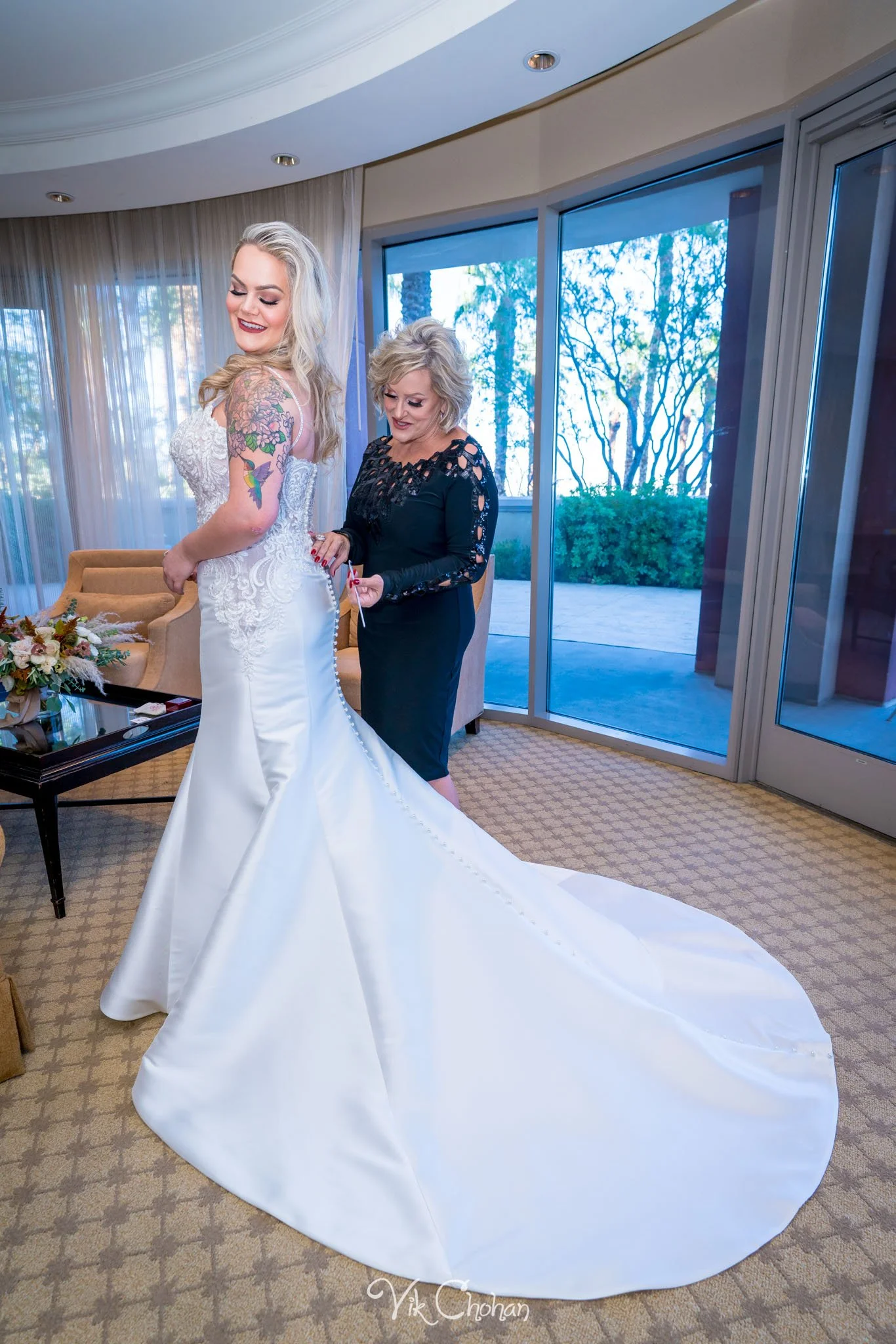 2021-10-23-Jessica-&-Max-JW-Marriott-Las-Vegas-Wedding-Photography-Vik-Chohan-Photography-Social-Media-056.jpg