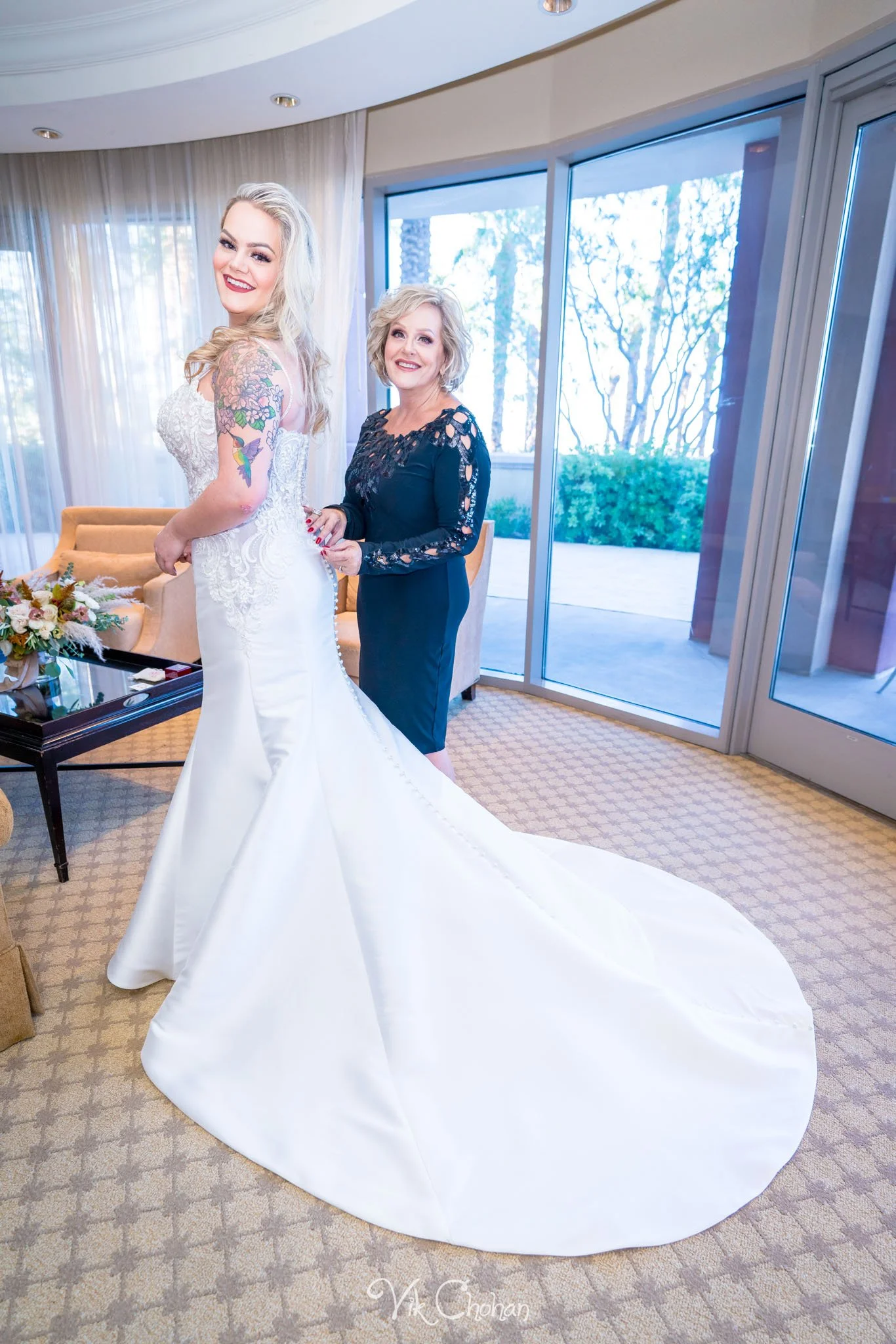 2021-10-23-Jessica-&-Max-JW-Marriott-Las-Vegas-Wedding-Photography-Vik-Chohan-Photography-Social-Media-057.jpg