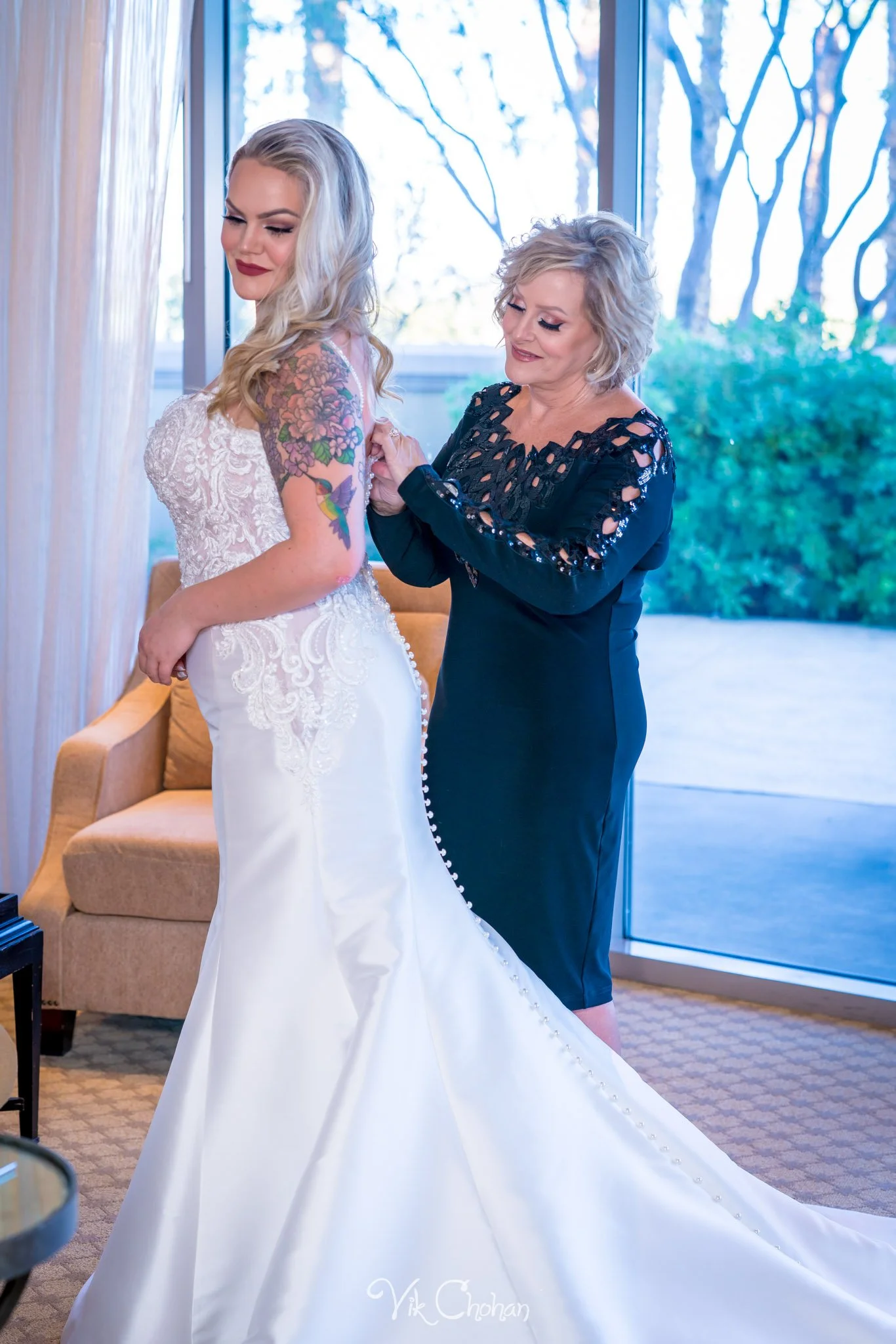 2021-10-23-Jessica-&-Max-JW-Marriott-Las-Vegas-Wedding-Photography-Vik-Chohan-Photography-Social-Media-062.jpg