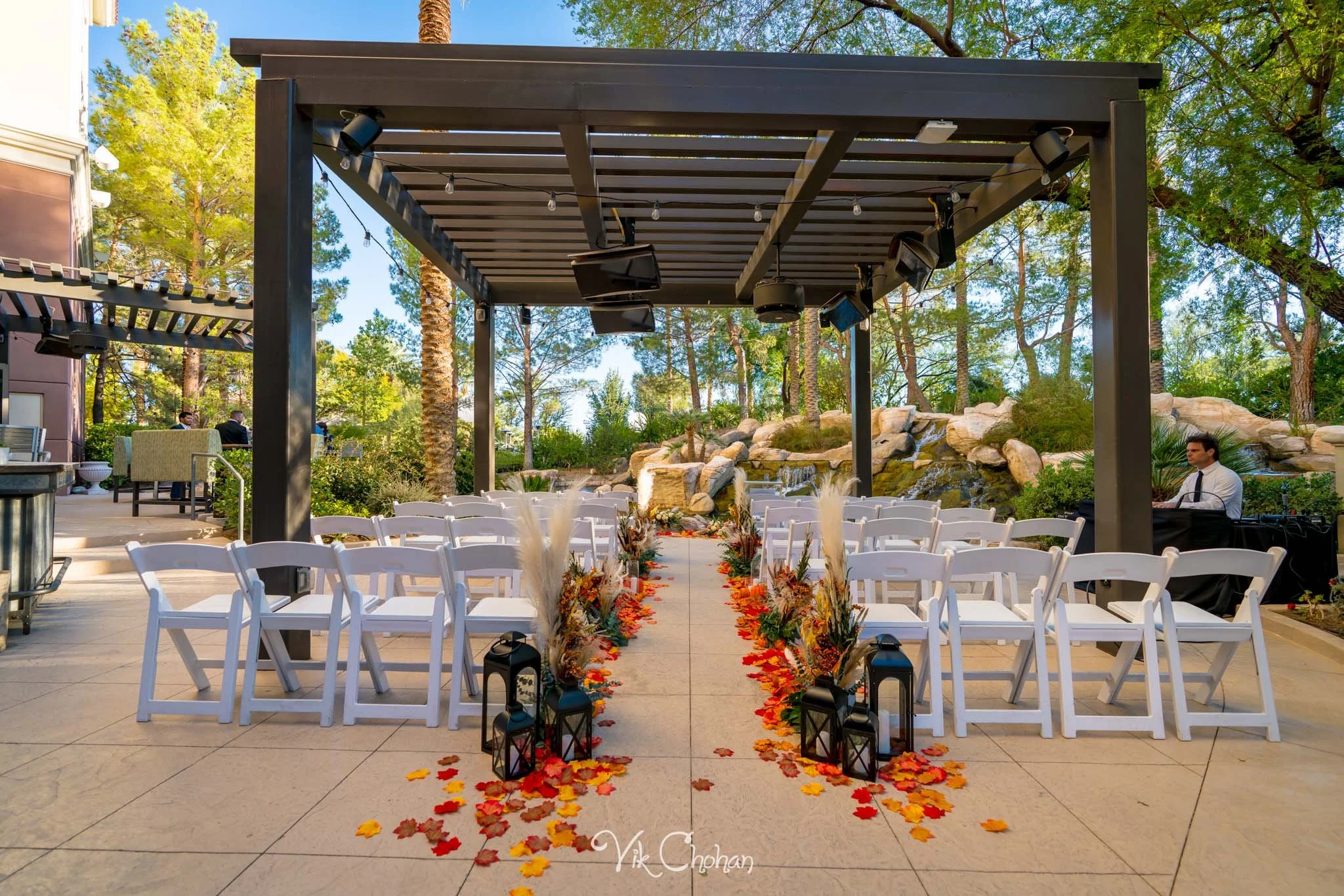 2021-10-23-Jessica-&-Max-JW-Marriott-Las-Vegas-Wedding-Photography-Vik-Chohan-Photography-Social-Media-098.jpg