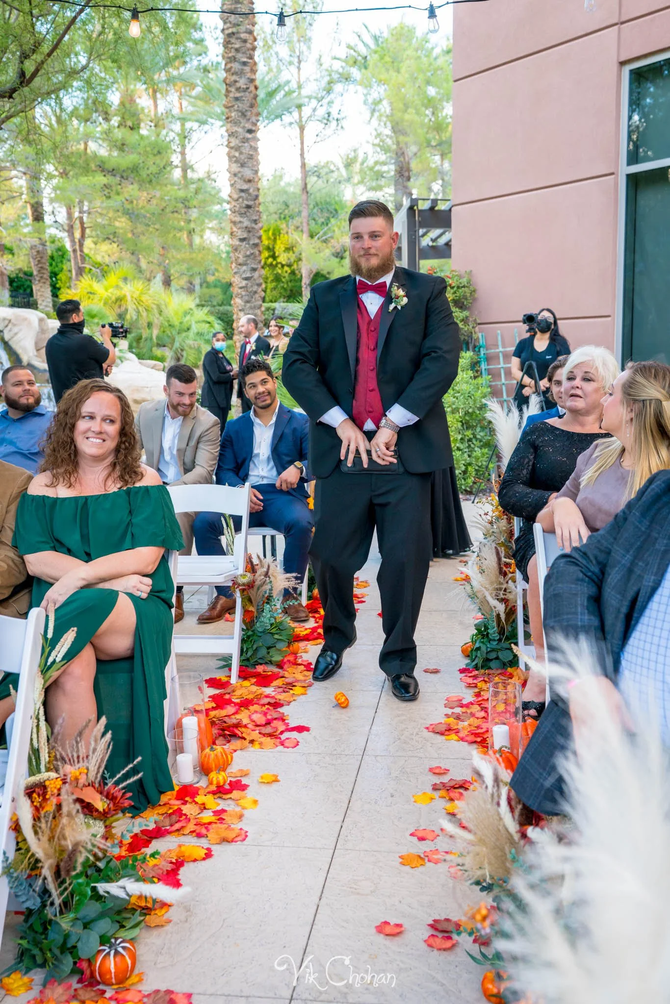 2021-10-23-Jessica-&-Max-JW-Marriott-Las-Vegas-Wedding-Photography-Vik-Chohan-Photography-Social-Media-124.jpg