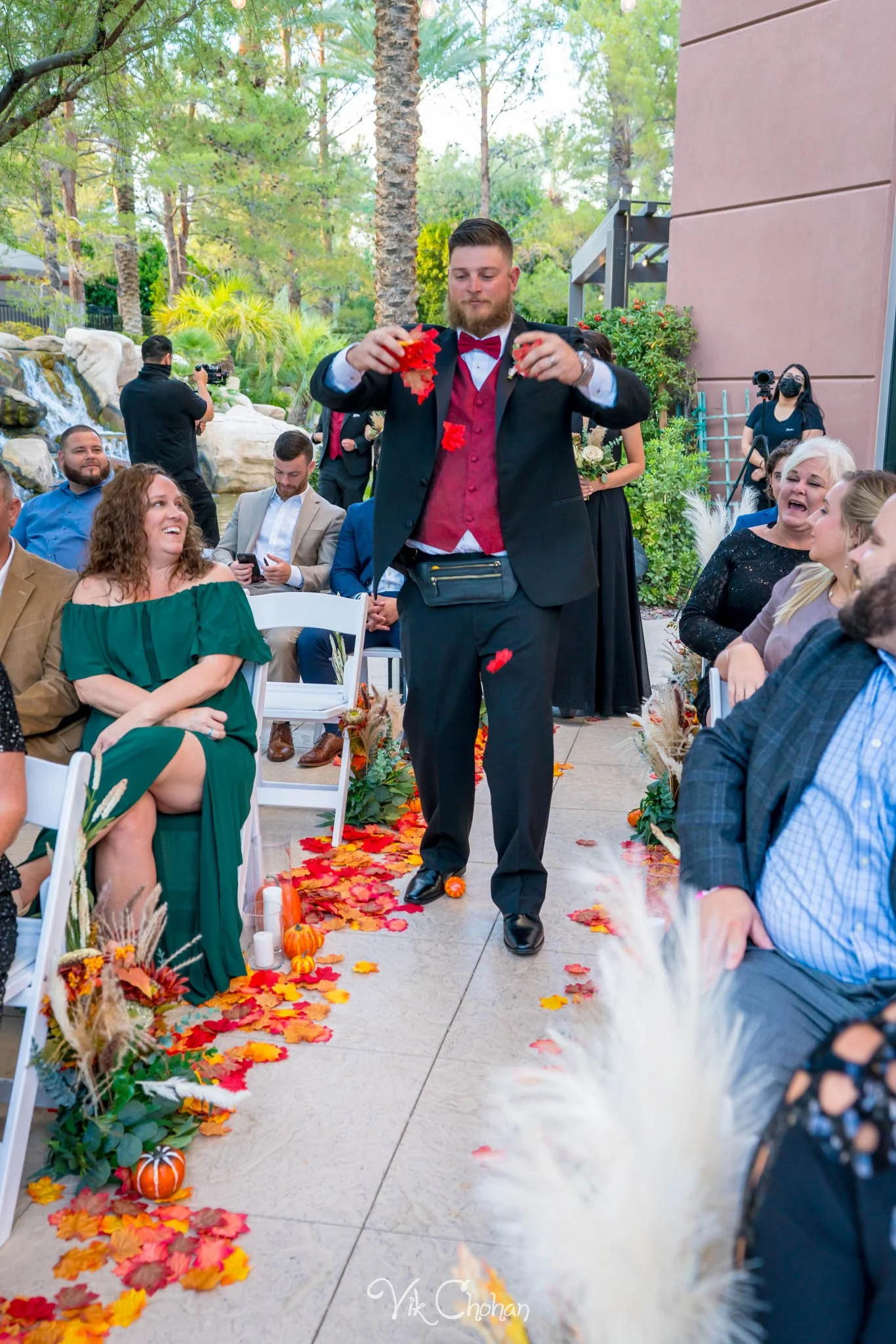 2021-10-23-Jessica-&-Max-JW-Marriott-Las-Vegas-Wedding-Photography-Vik-Chohan-Photography-Social-Media-125.jpg