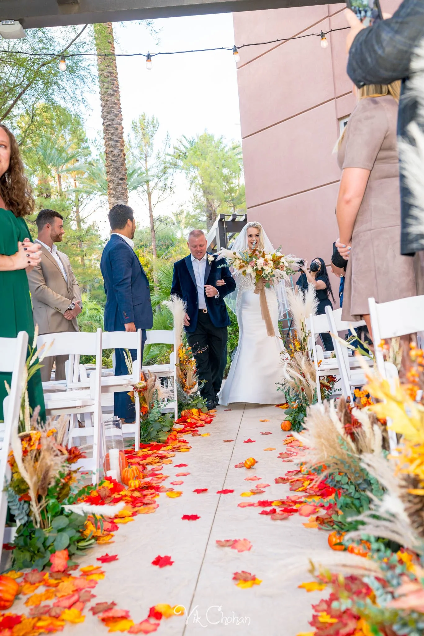2021-10-23-Jessica-&-Max-JW-Marriott-Las-Vegas-Wedding-Photography-Vik-Chohan-Photography-Social-Media-144.jpg