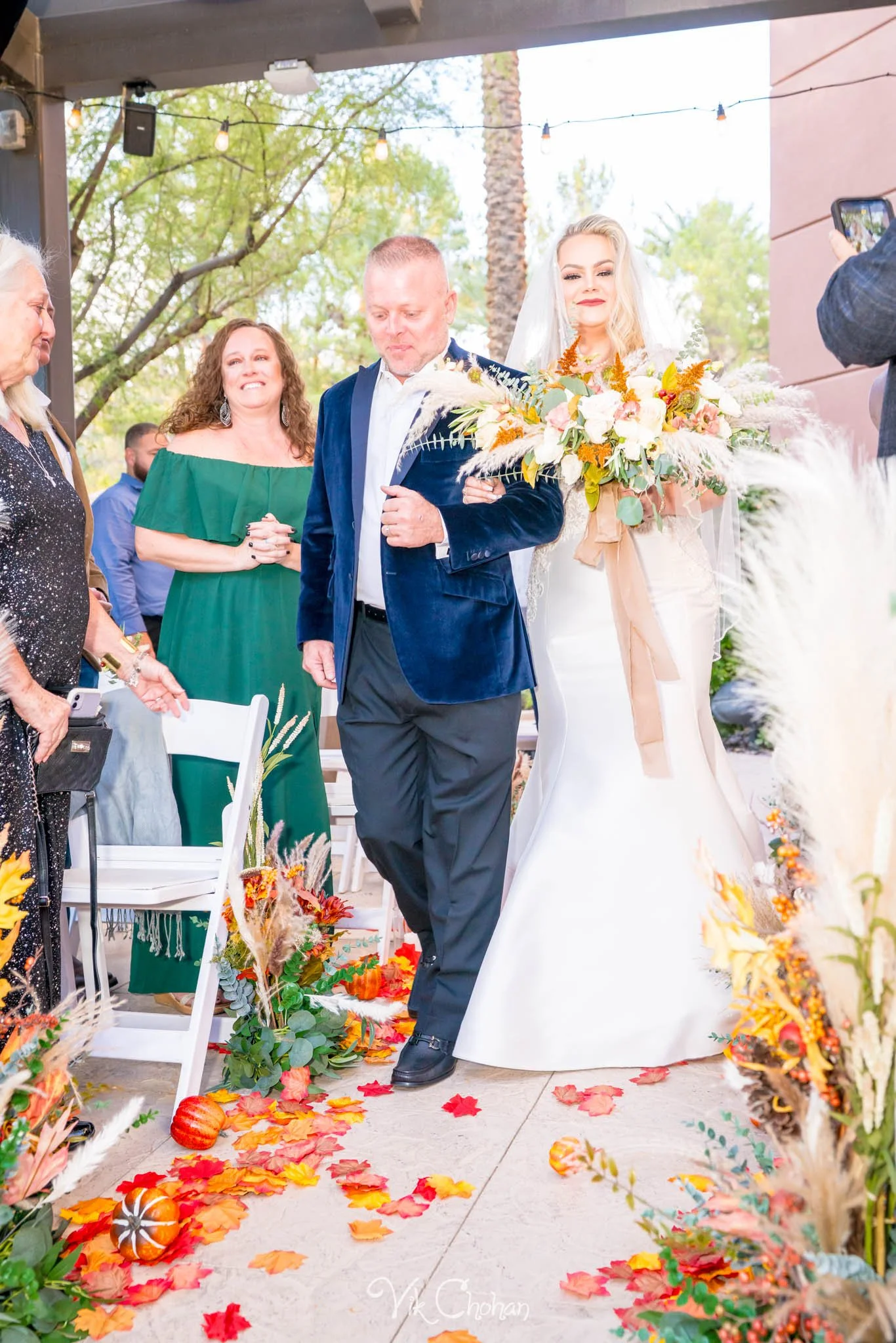 2021-10-23-Jessica-&-Max-JW-Marriott-Las-Vegas-Wedding-Photography-Vik-Chohan-Photography-Social-Media-146.jpg