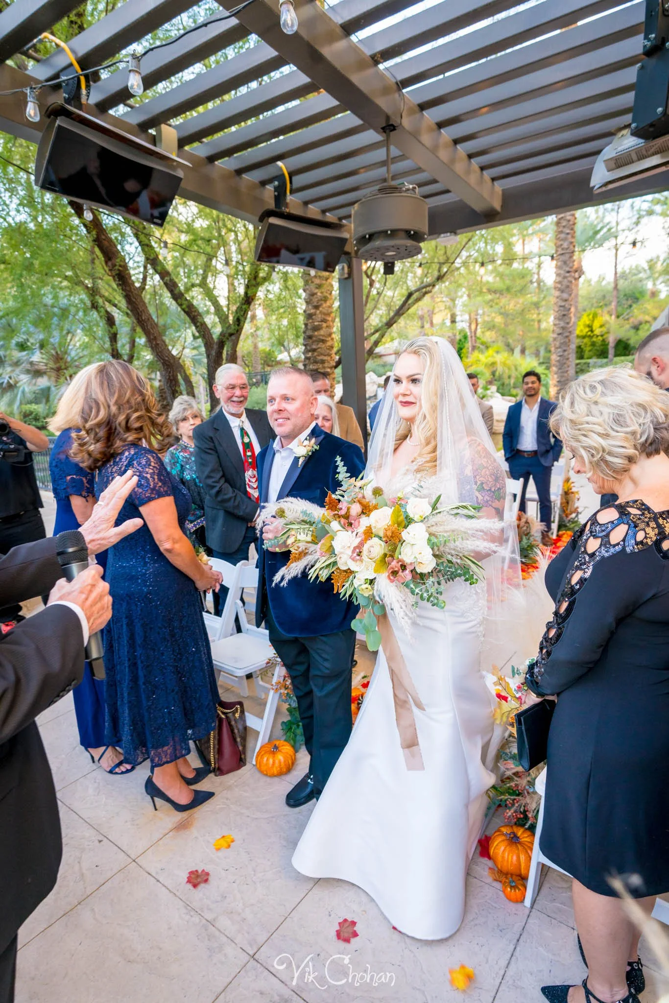 2021-10-23-Jessica-&-Max-JW-Marriott-Las-Vegas-Wedding-Photography-Vik-Chohan-Photography-Social-Media-147.jpg