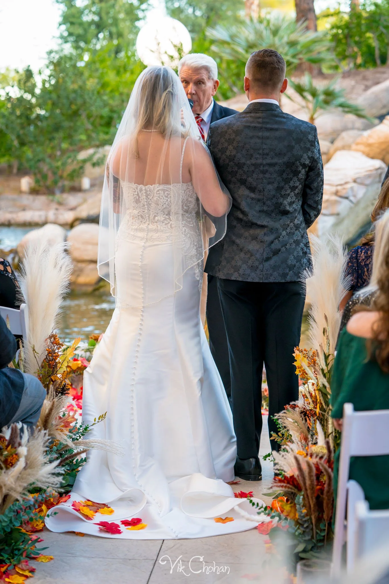 2021-10-23-Jessica-&-Max-JW-Marriott-Las-Vegas-Wedding-Photography-Vik-Chohan-Photography-Social-Media-152.jpg