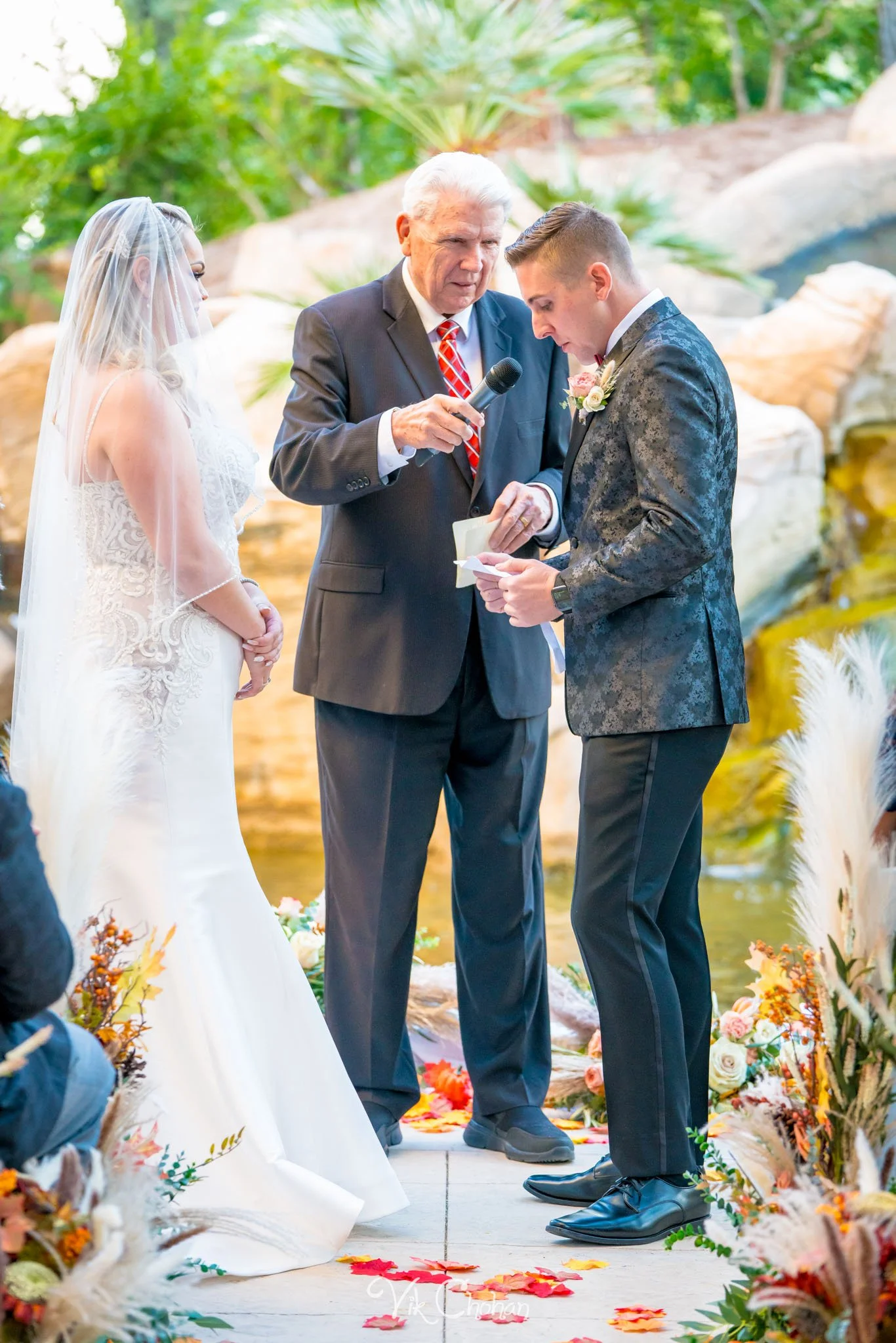 2021-10-23-Jessica-&-Max-JW-Marriott-Las-Vegas-Wedding-Photography-Vik-Chohan-Photography-Social-Media-171.jpg