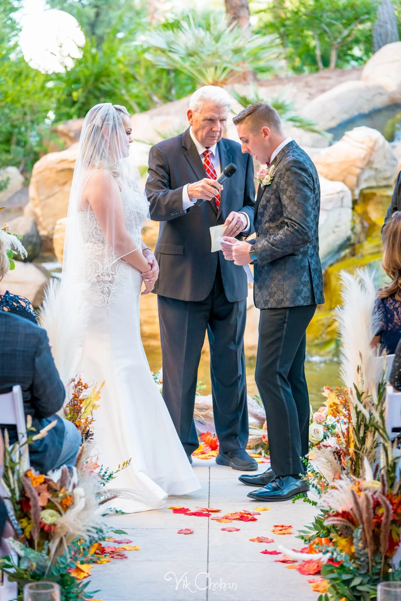 2021-10-23-Jessica-&-Max-JW-Marriott-Las-Vegas-Wedding-Photography-Vik-Chohan-Photography-Social-Media-172.jpg