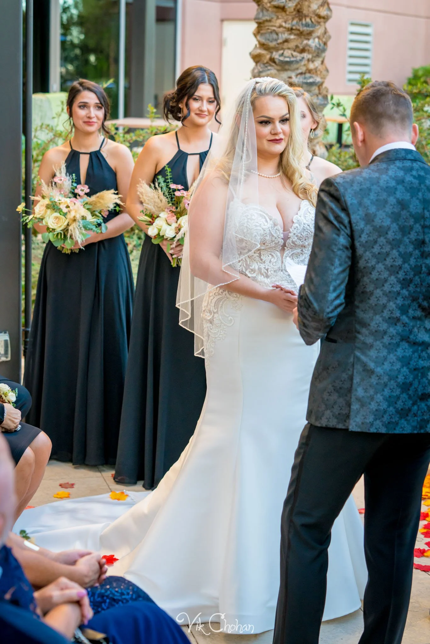 2021-10-23-Jessica-&-Max-JW-Marriott-Las-Vegas-Wedding-Photography-Vik-Chohan-Photography-Social-Media-180.jpg
