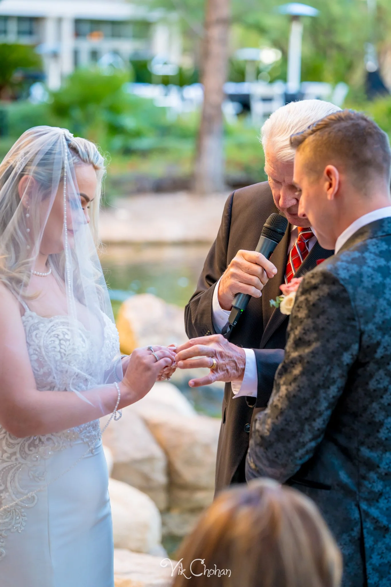 2021-10-23-Jessica-&-Max-JW-Marriott-Las-Vegas-Wedding-Photography-Vik-Chohan-Photography-Social-Media-193.jpg