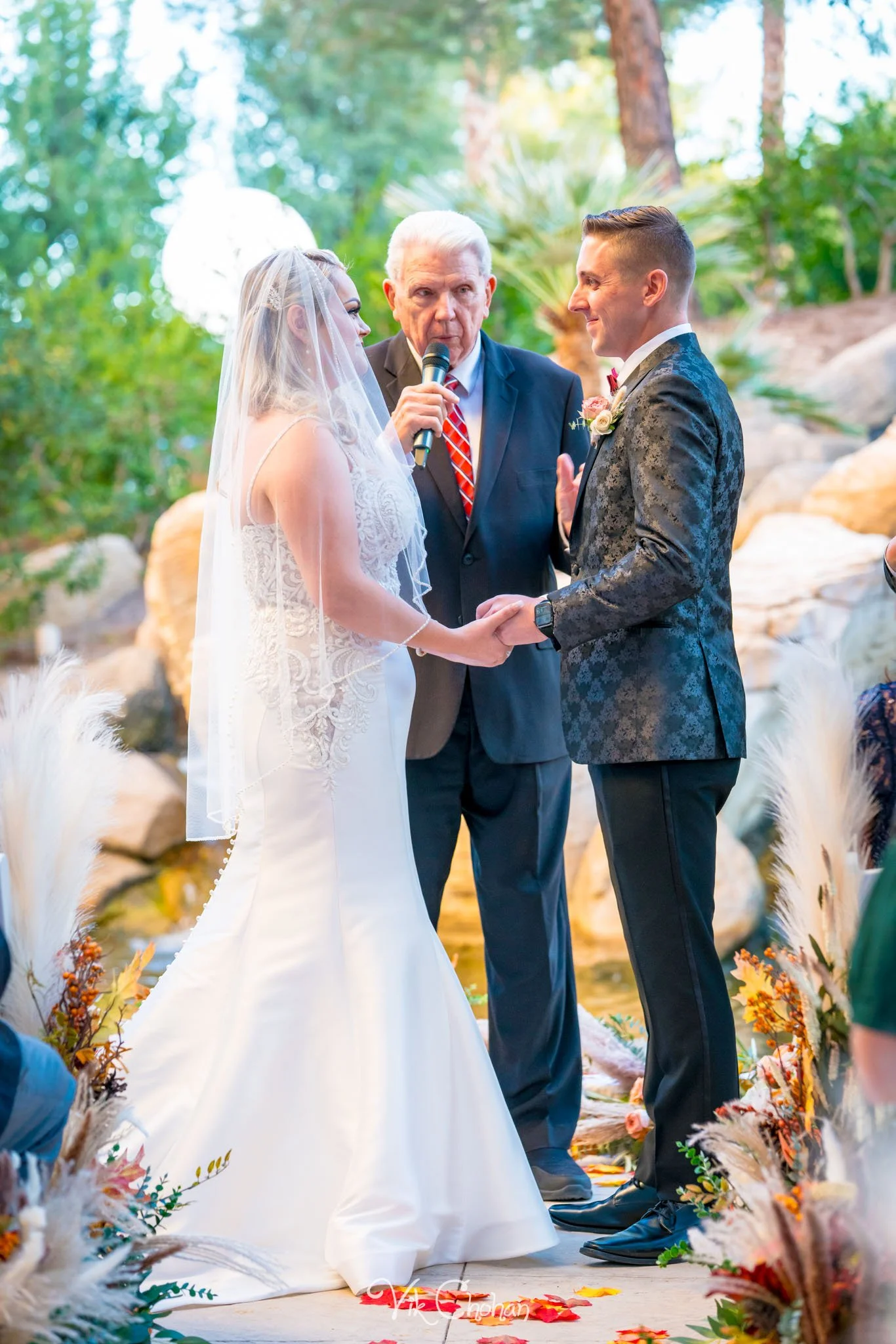 2021-10-23-Jessica-&-Max-JW-Marriott-Las-Vegas-Wedding-Photography-Vik-Chohan-Photography-Social-Media-201.jpg