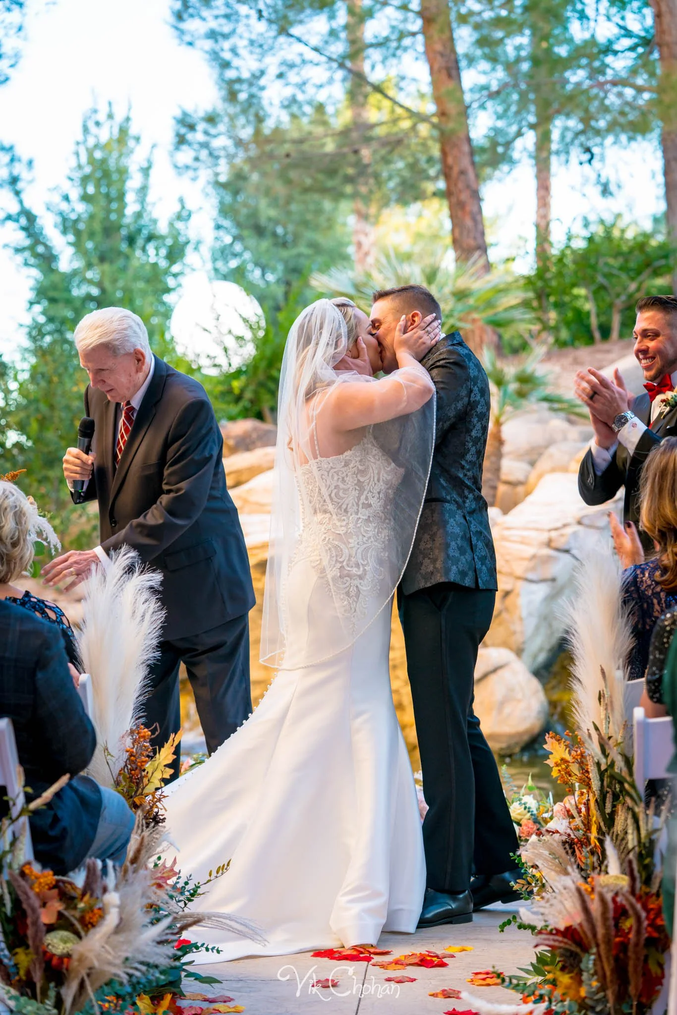 2021-10-23-Jessica-&-Max-JW-Marriott-Las-Vegas-Wedding-Photography-Vik-Chohan-Photography-Social-Media-203.jpg