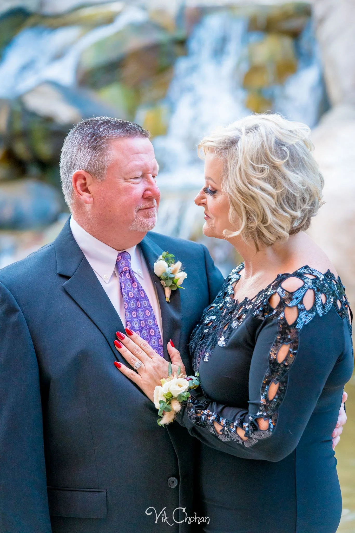 2021-10-23-Jessica-&-Max-JW-Marriott-Las-Vegas-Wedding-Photography-Vik-Chohan-Photography-Social-Media-221.jpg