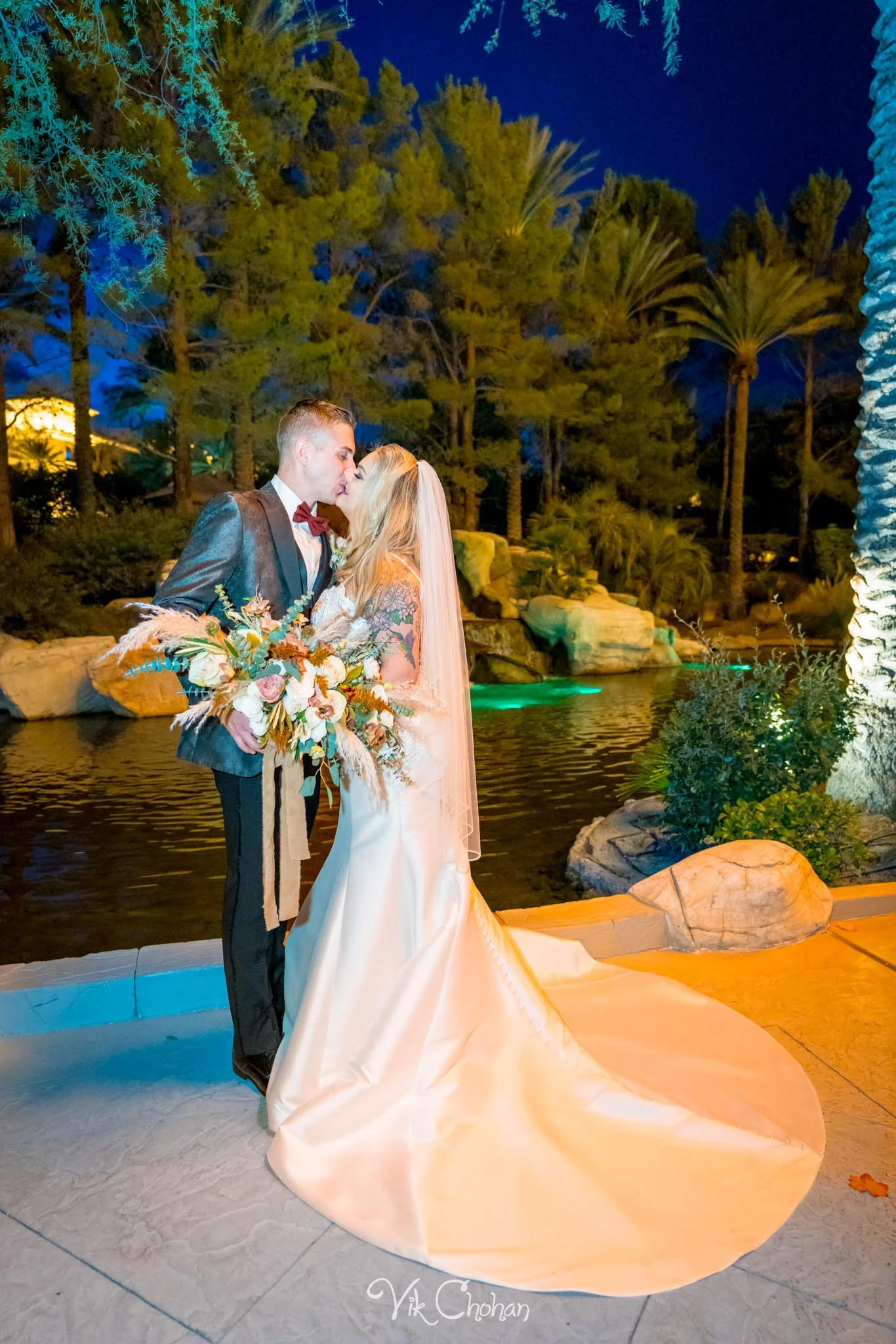 2021-10-23-Jessica-&-Max-JW-Marriott-Las-Vegas-Wedding-Photography-Vik-Chohan-Photography-Social-Media-348.jpg