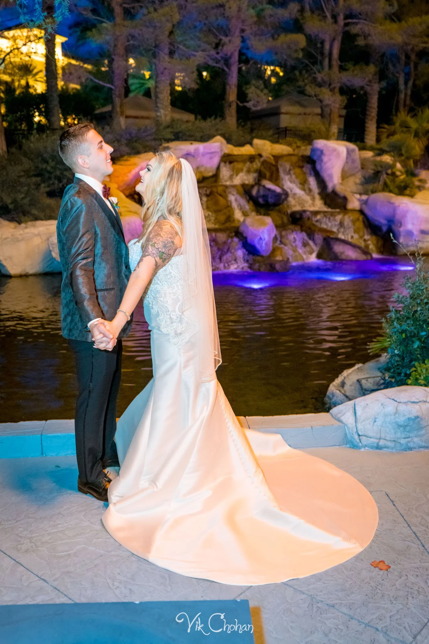 2021-10-23-Jessica-&-Max-JW-Marriott-Las-Vegas-Wedding-Photography-Vik-Chohan-Photography-Social-Media-353.jpg