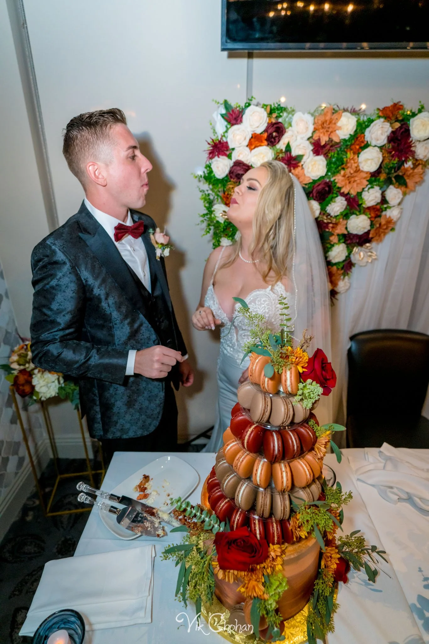 2021-10-23-Jessica-&-Max-JW-Marriott-Las-Vegas-Wedding-Photography-Vik-Chohan-Photography-Social-Media-414.jpg