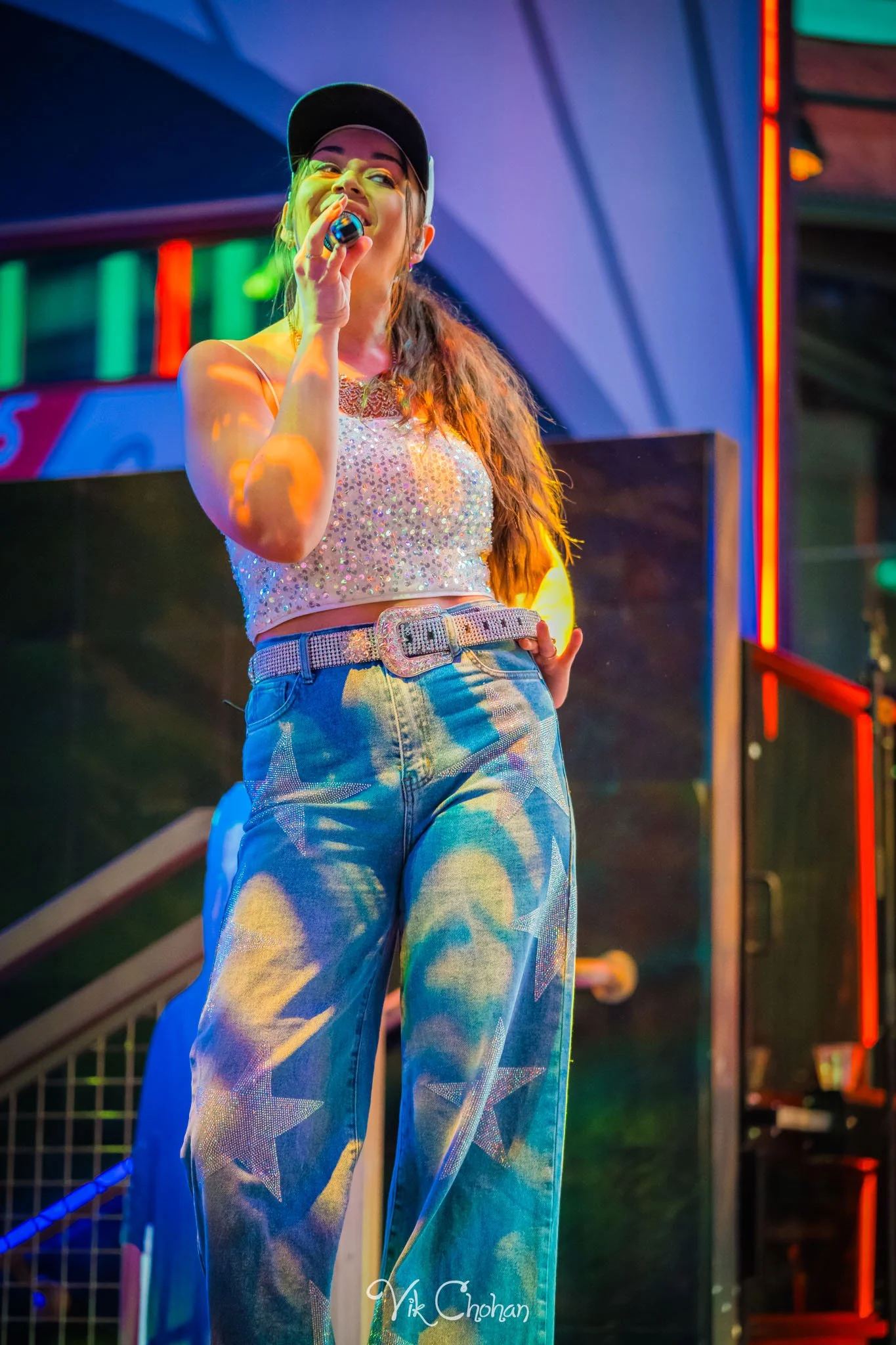 2026-10-08-Kristen-Brown-Performing-at-Ole-Red-Blake-Shelton-oct-8th-2026-Vik-Chohan-Photography-Social-Media-086.jpg
