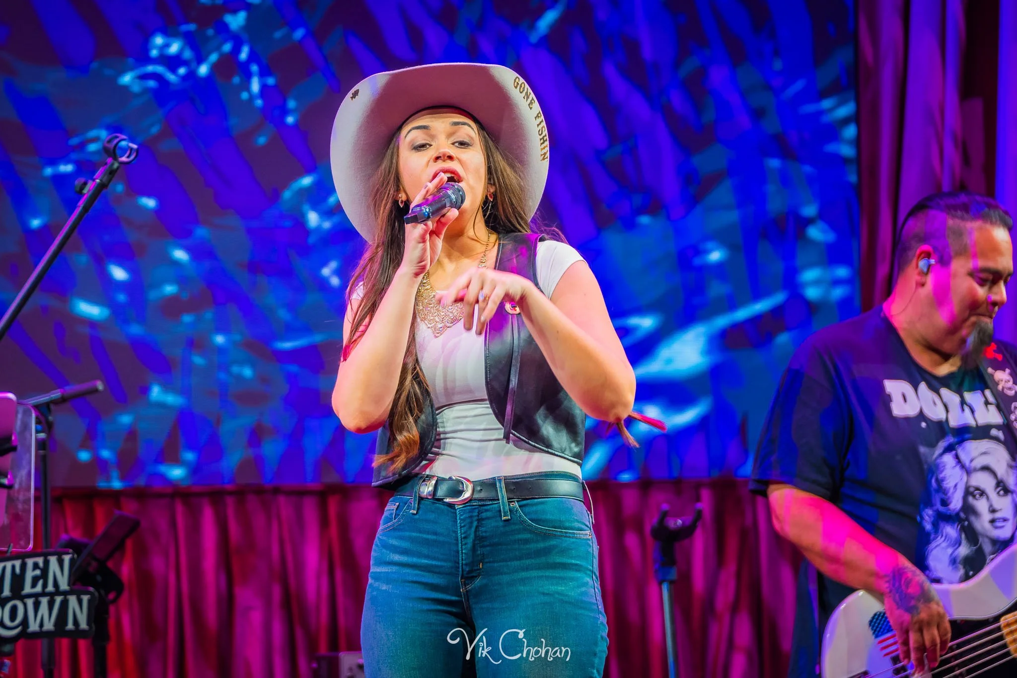 2026-10-11-Kristen-Brown-Performing-at-Ole-Red-Blake-Shelton-oct-11th-2026-Vik-Chohan-Photography-Social-Media-012.jpg