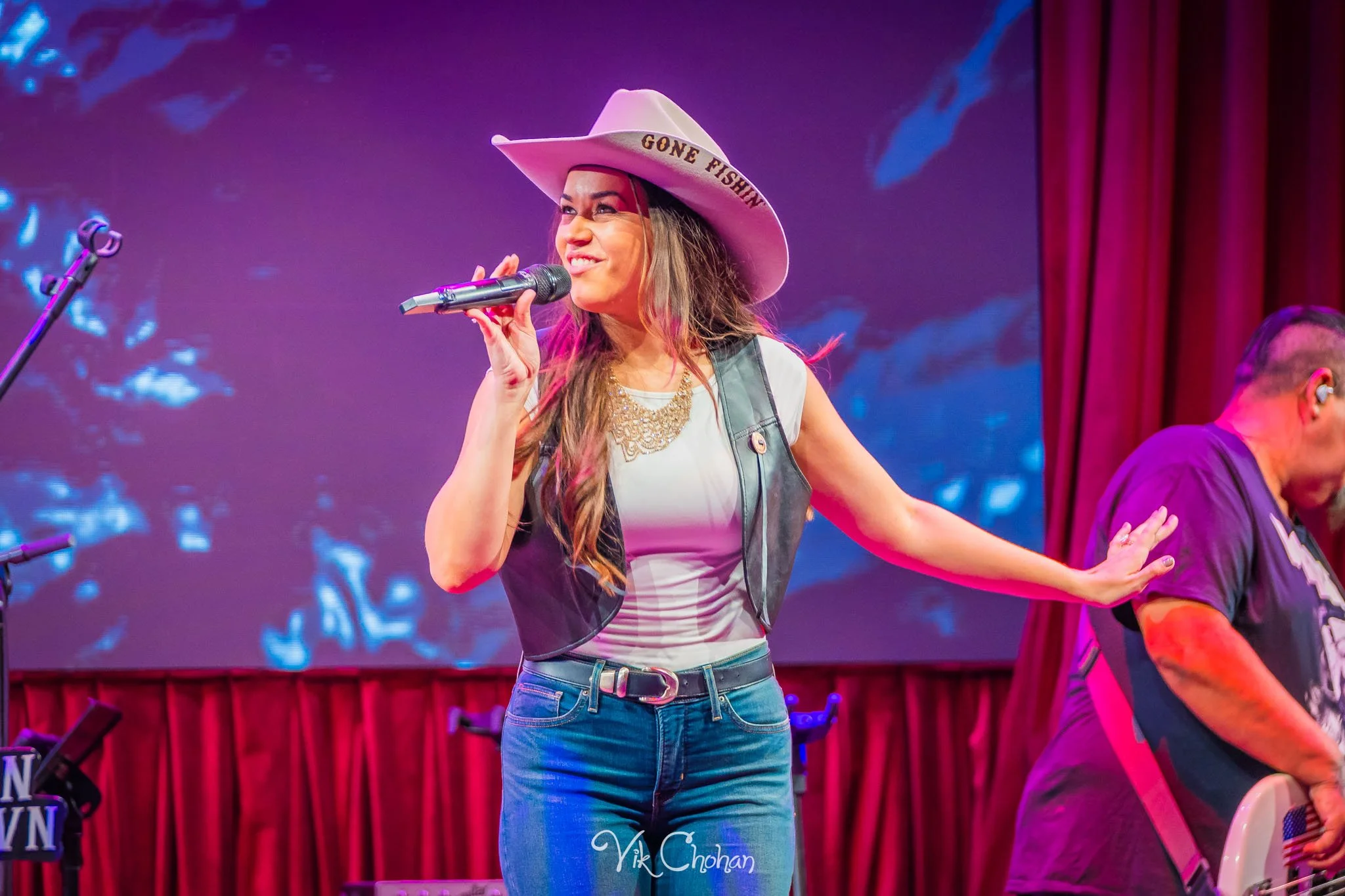 2026-10-11-Kristen-Brown-Performing-at-Ole-Red-Blake-Shelton-oct-11th-2026-Vik-Chohan-Photography-Social-Media-014.jpg