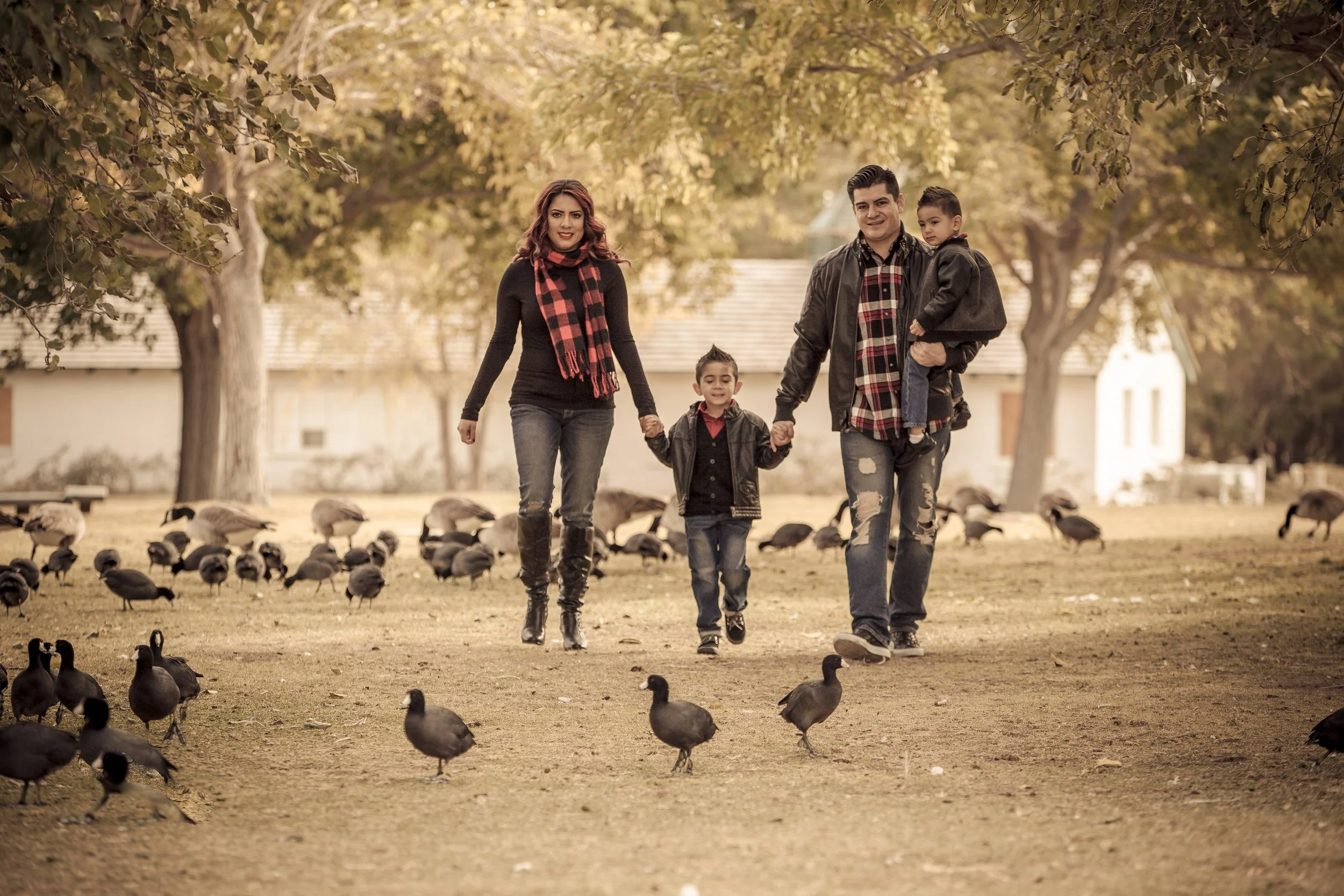Ibarra_Family_Holiday_Photography-Vik-Chohan-013.jpg
