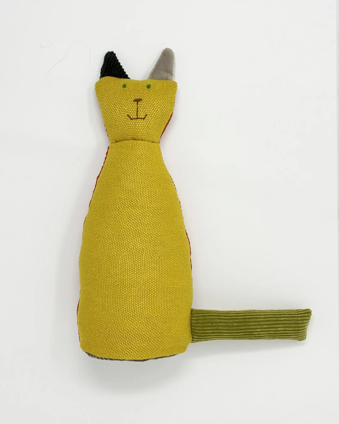 YELLOW_CAT_SQUARE_Ccopy.jpg