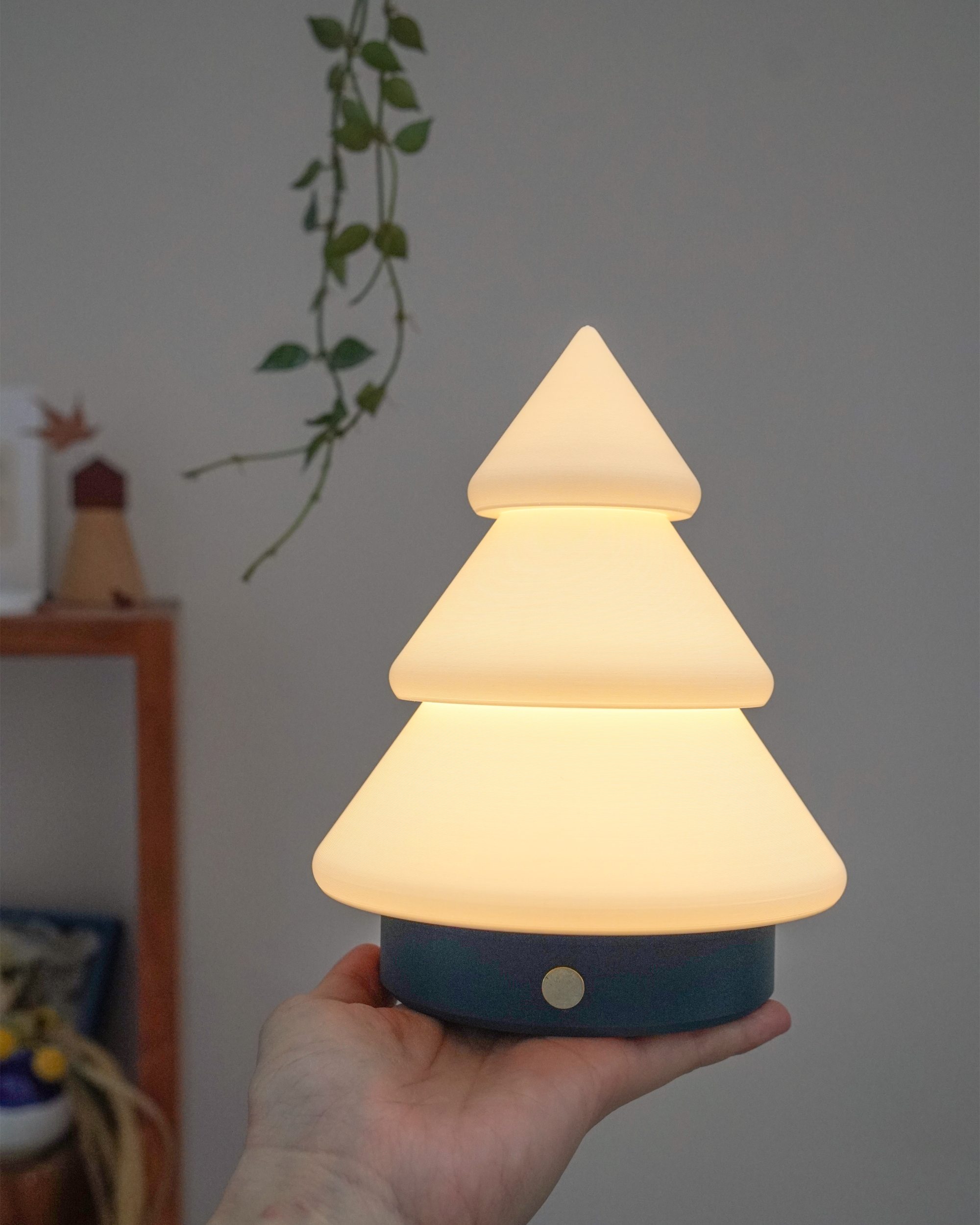 Kiki-Lamp_White-Blue_04.png