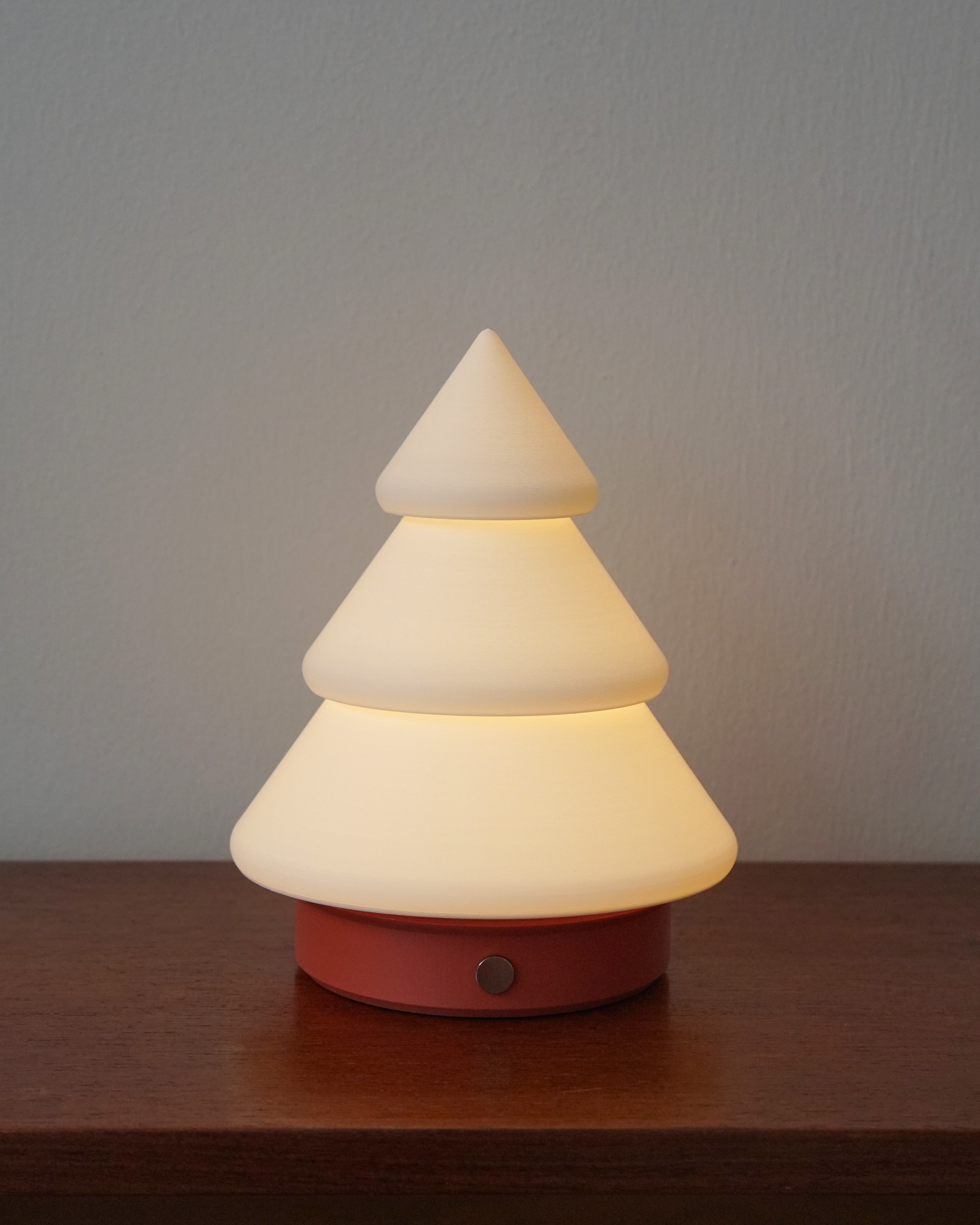 Kiki-Lamp_White-Terracotta_02.png