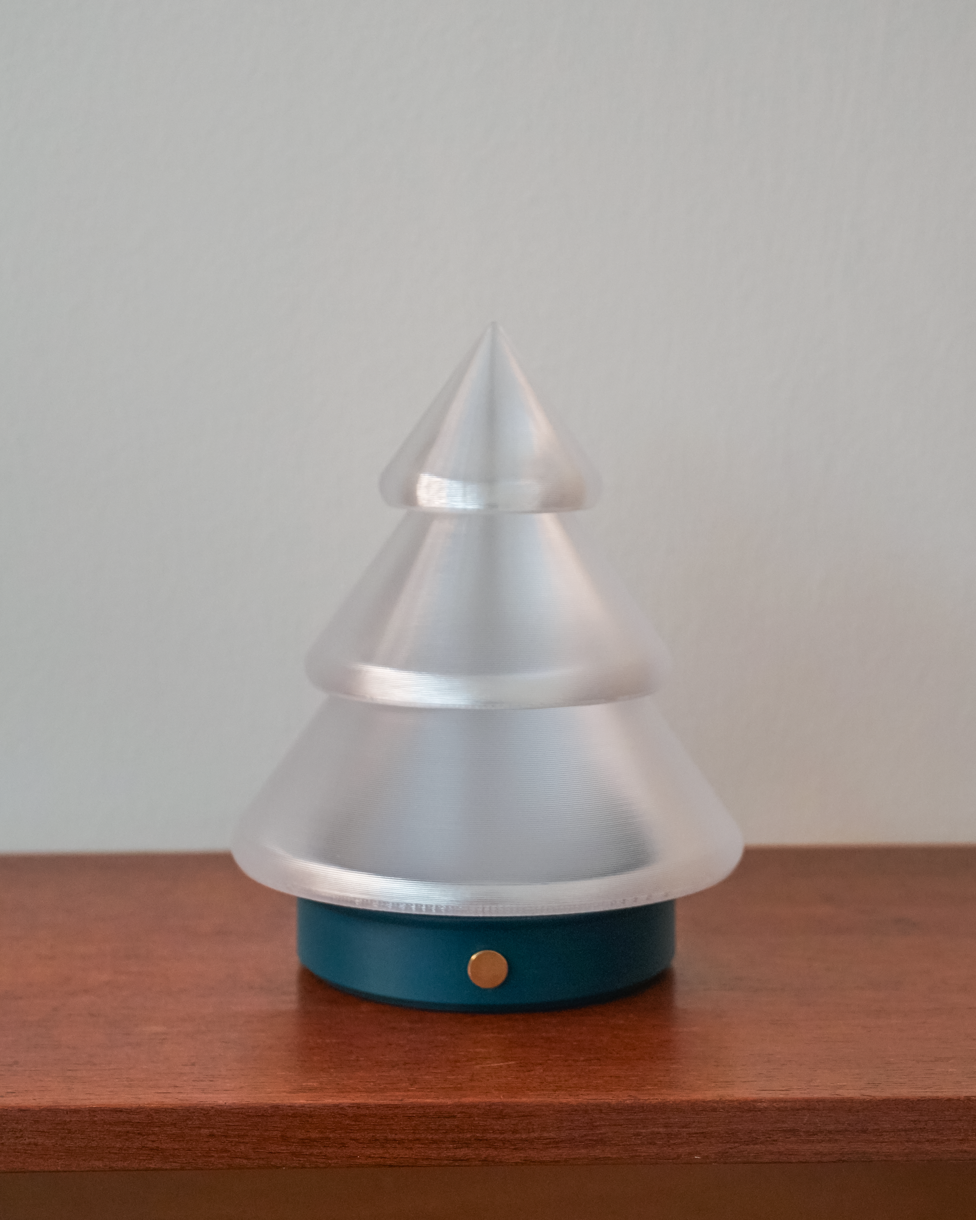 Kiki-Lamp_Mist-Forest-Green_02.png