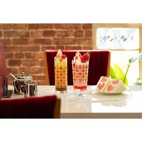 Aderia_TallRetroGlass_003.jpg