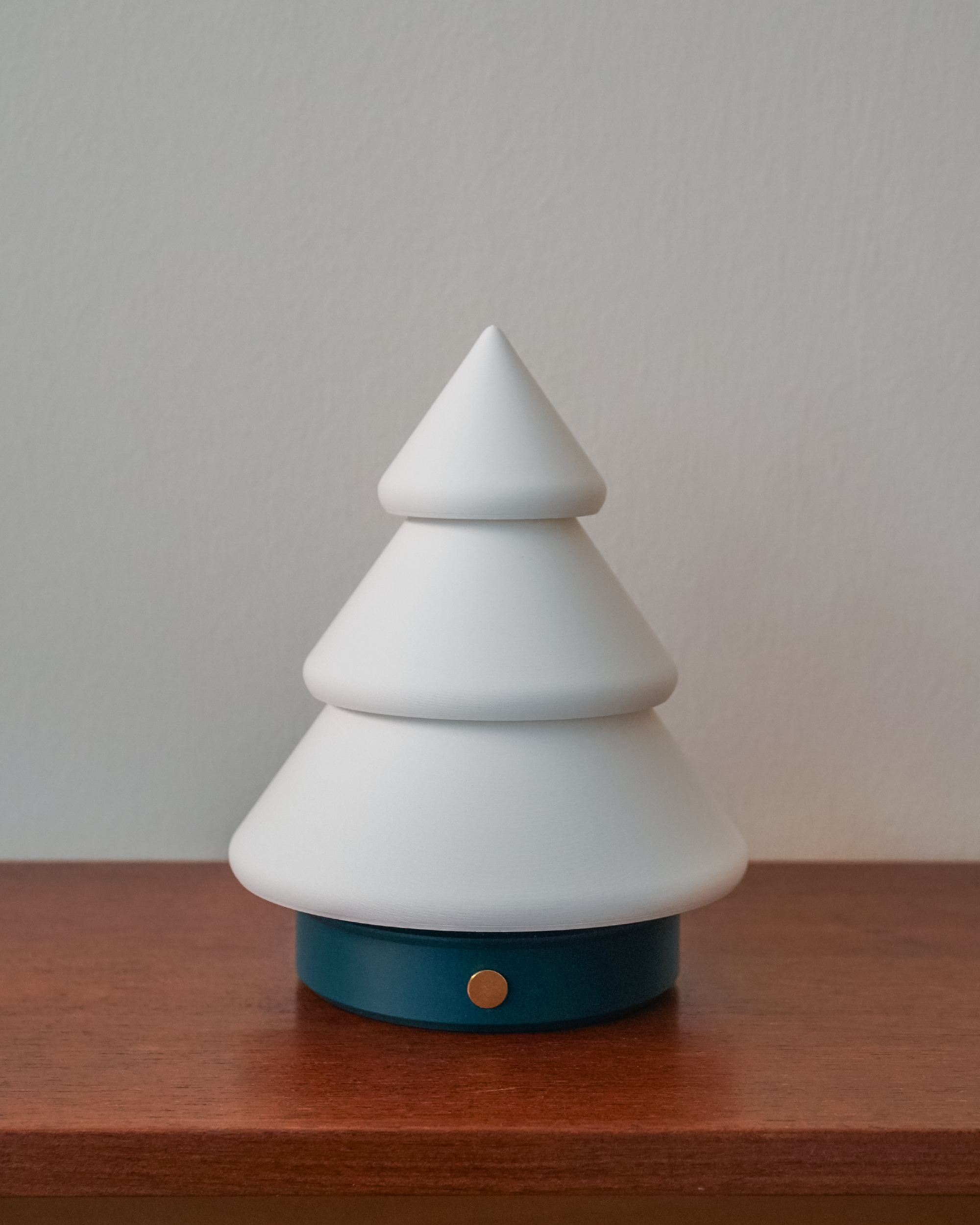 Kiki-Lamp_White-Forest-Green_02.png