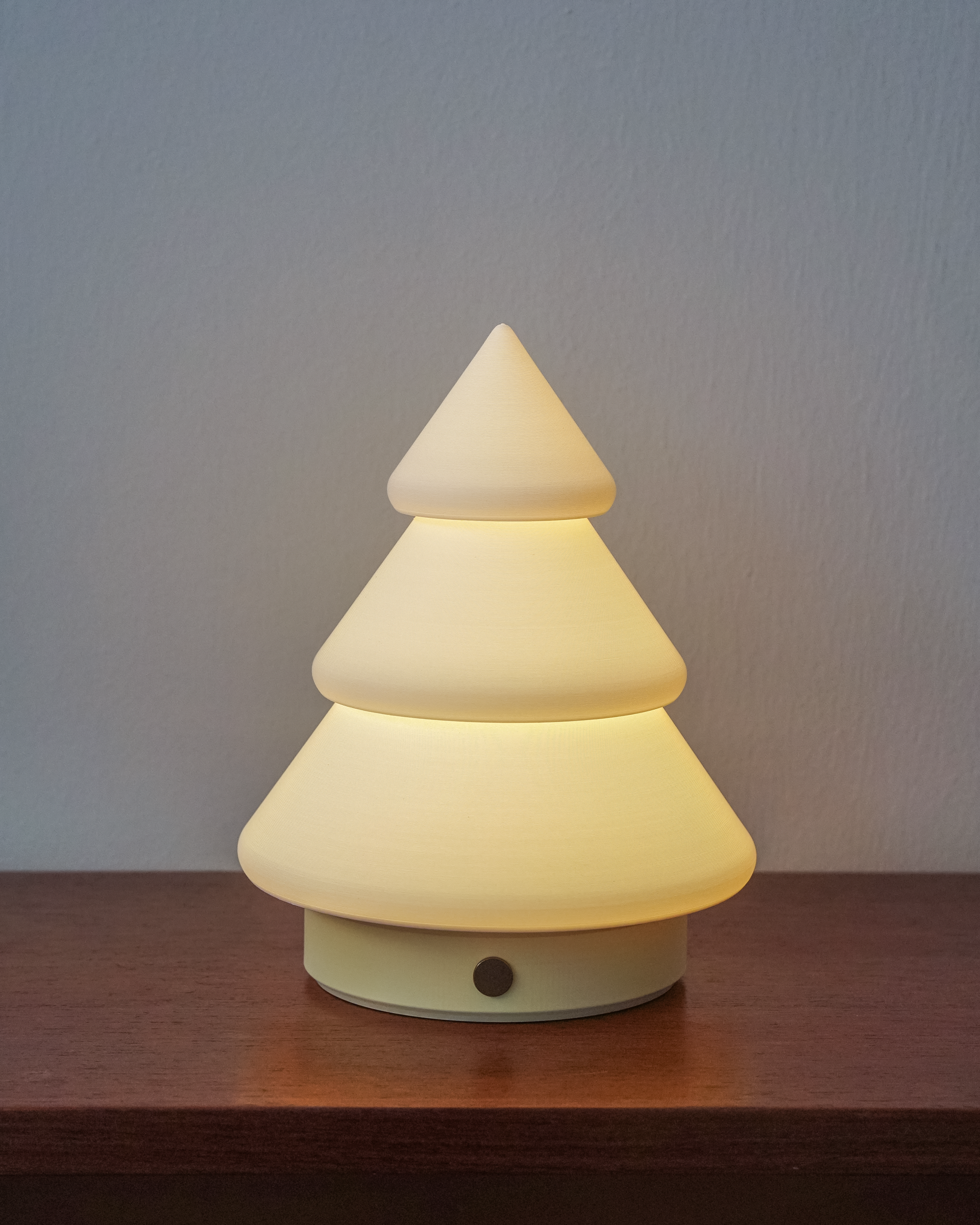 Kiki-Lamp_White-Yellow_01.png