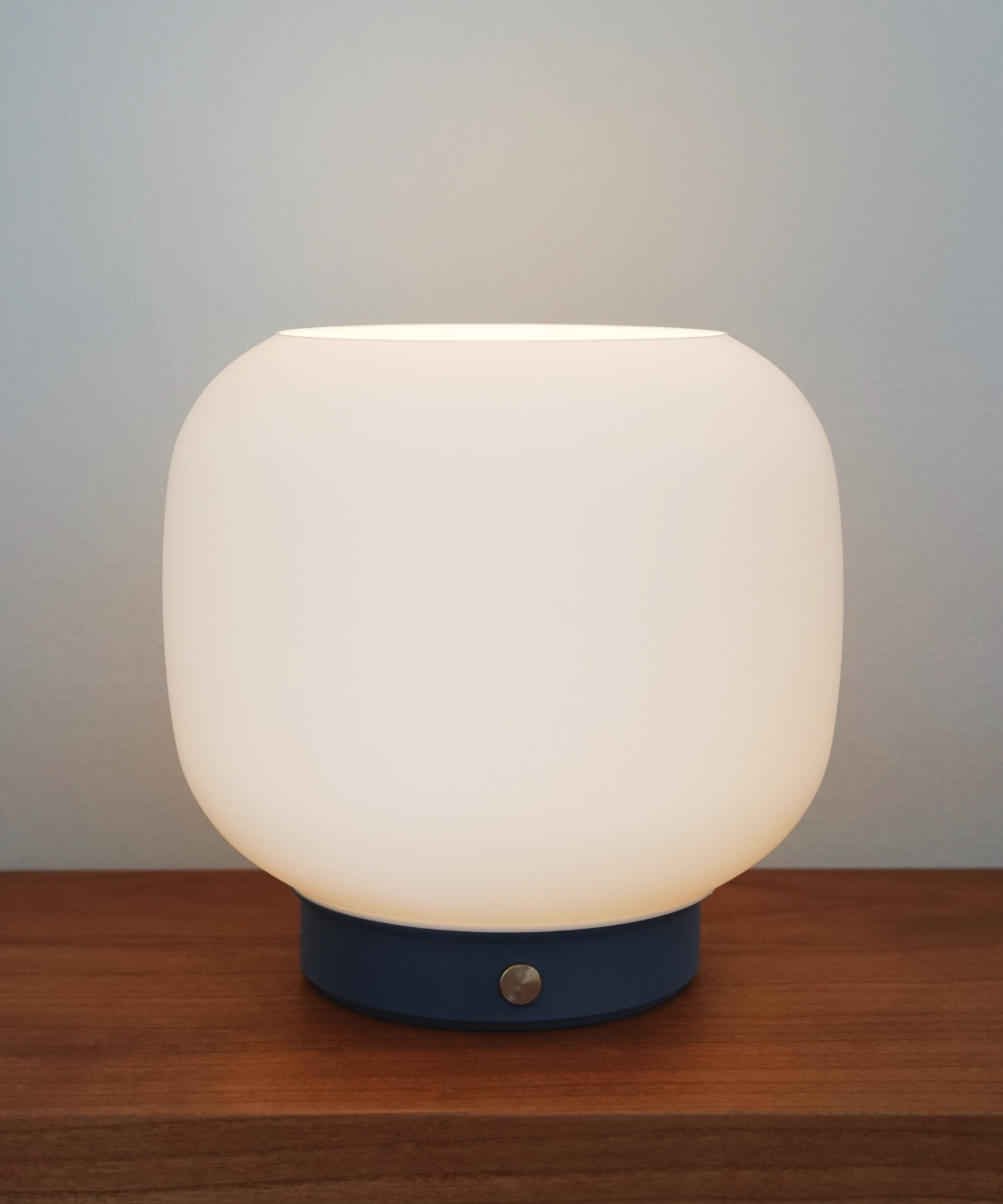 Issho Labo_Yume Lamp_Big_Blue.png