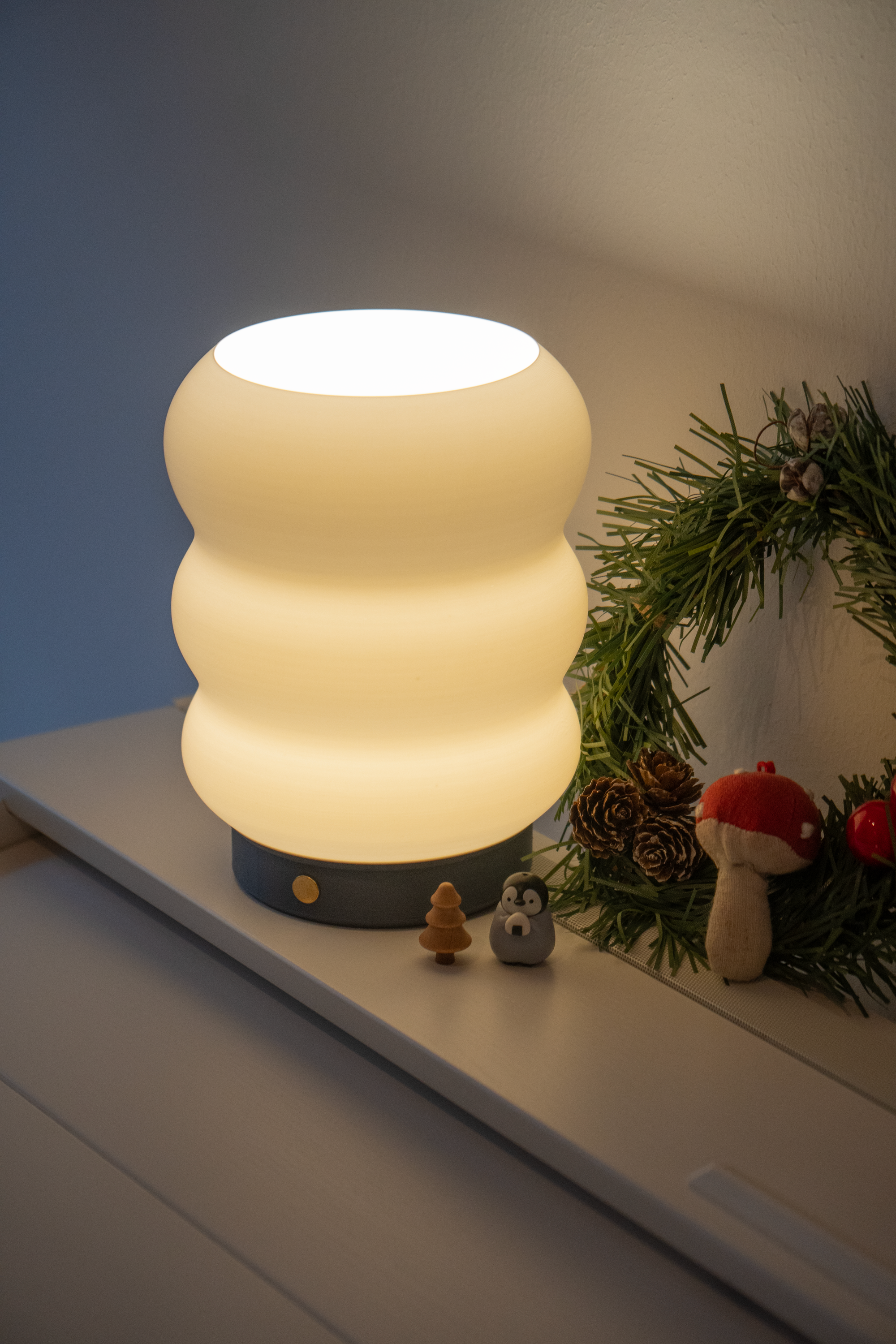 Issho Labo_Taro Lamp_02.png