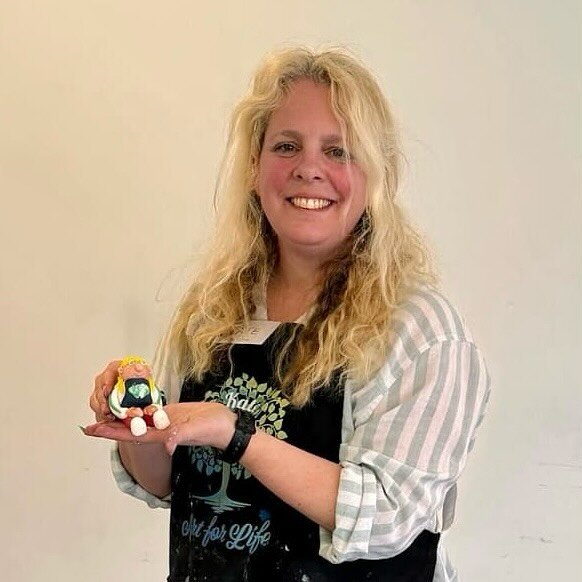 We had a brilliant time at our sugar paste workshop, adorable little figures made and someone even created a tiny Kate! Too cute! 🤩💕 #art #workshop #crafts #sugarcraft #artforlife